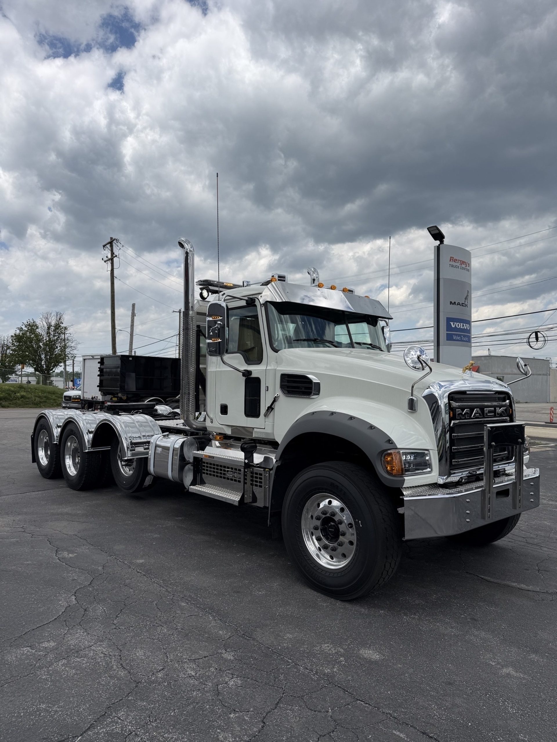 2026 Mack Granite in Conshohocken, PA — photo 6