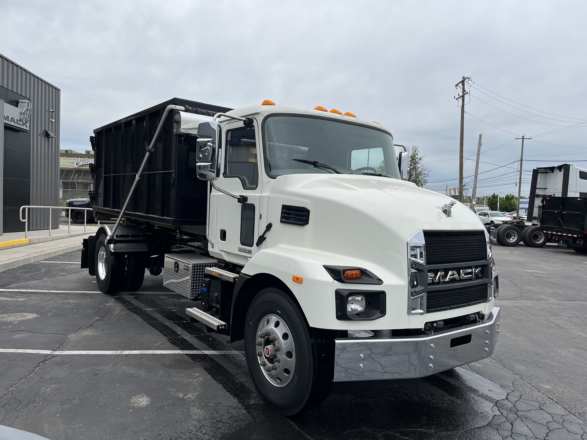 2026 MACK MD742 - image 3 of 6