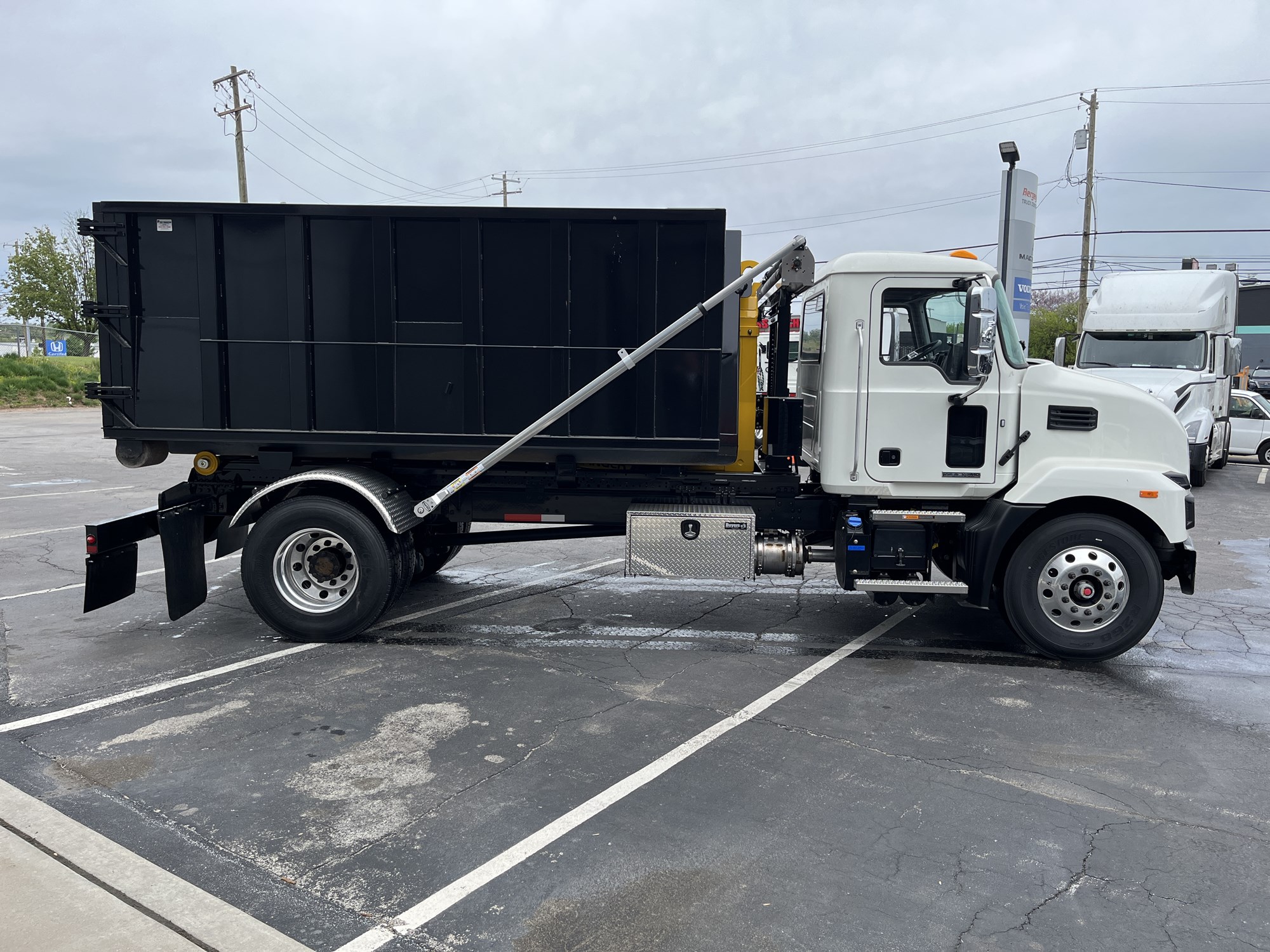 2026 MACK MD742 - image 4 of 6