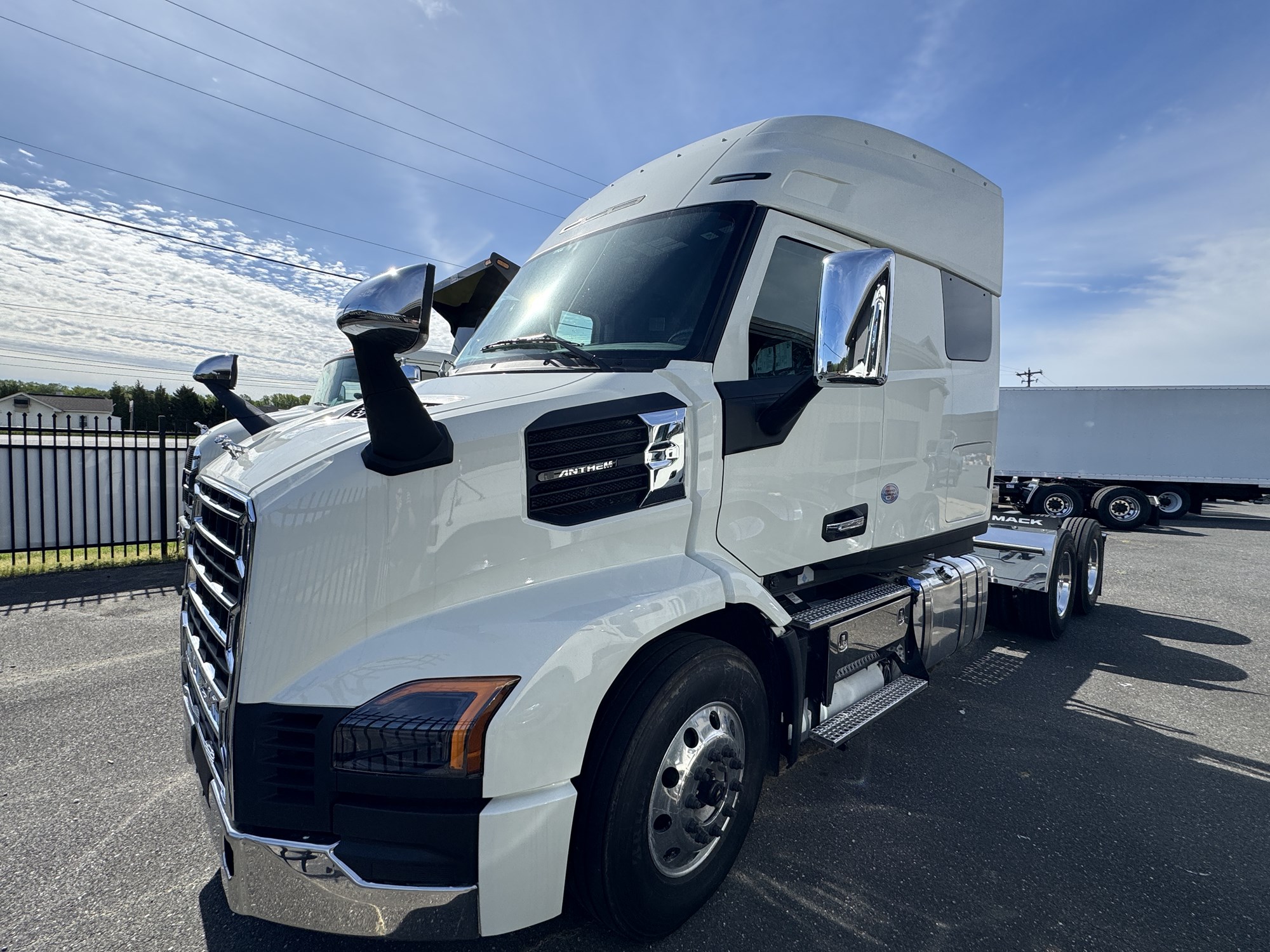 2027 MACK ANTHEM GEN2 64T - image 1 of 6