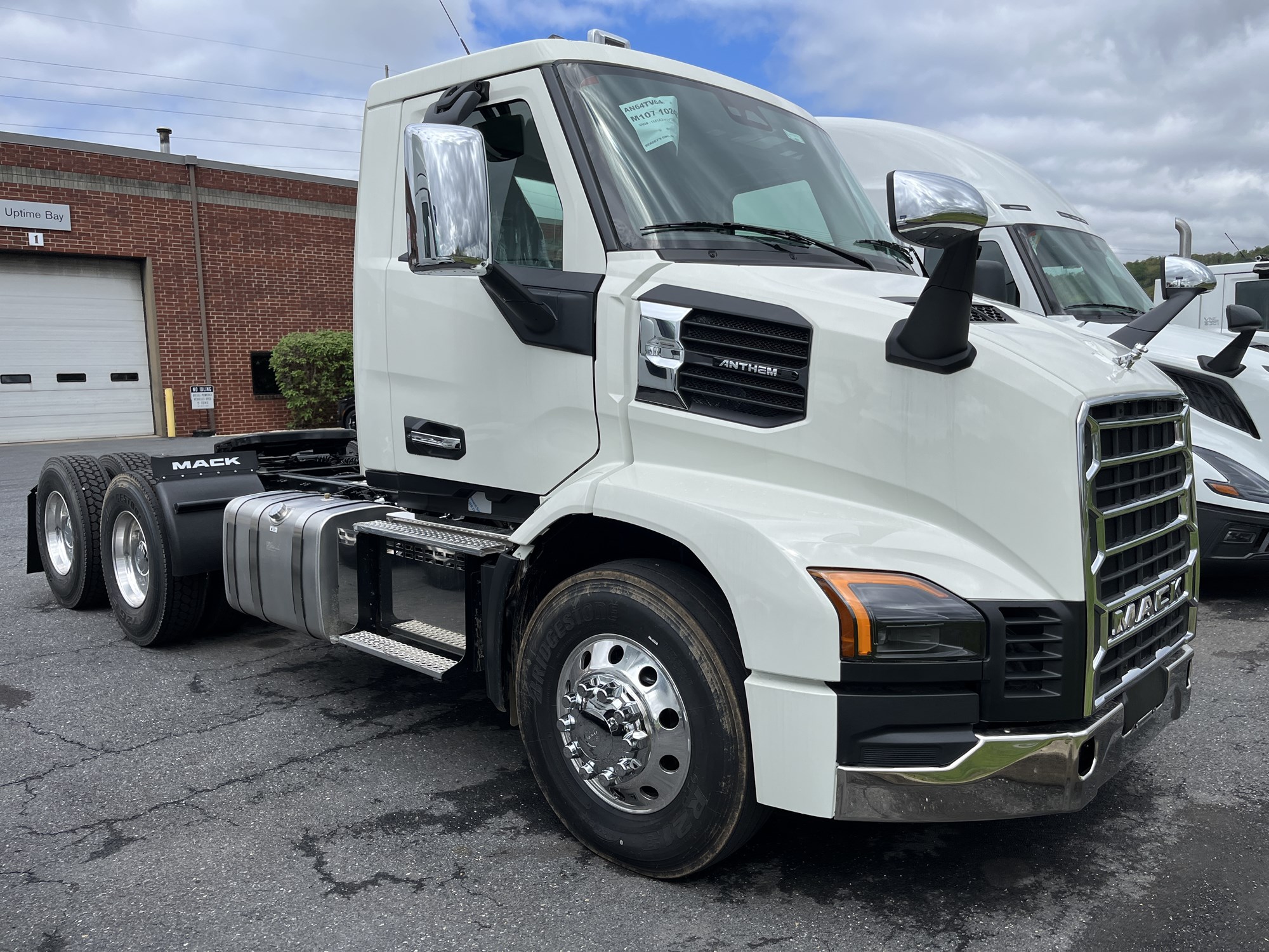 2027 MACK ANTHEM GEN2 64T - image 3 of 6