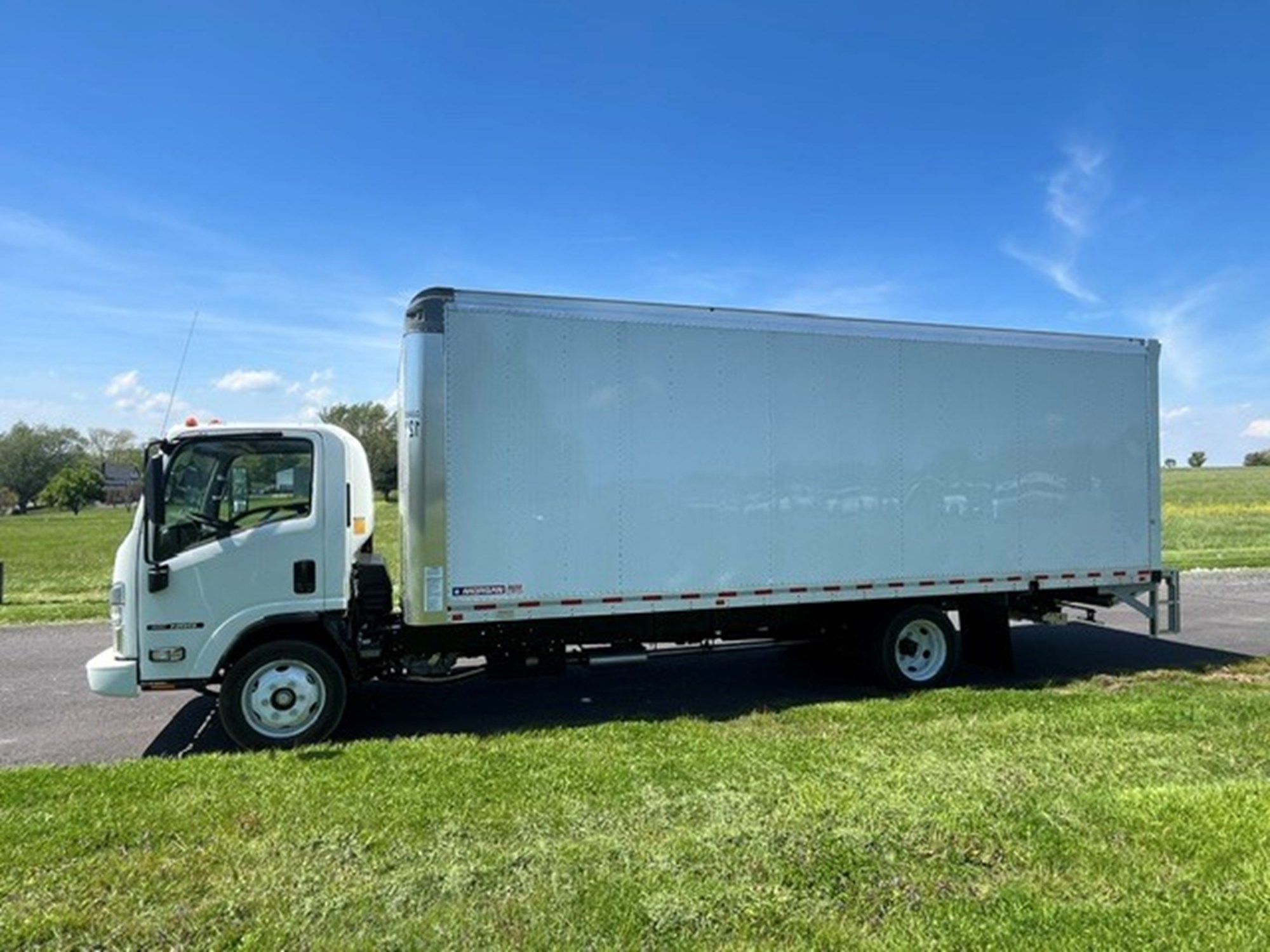 2026 ISUZU NRR NRR-GAS - image 1 of 5