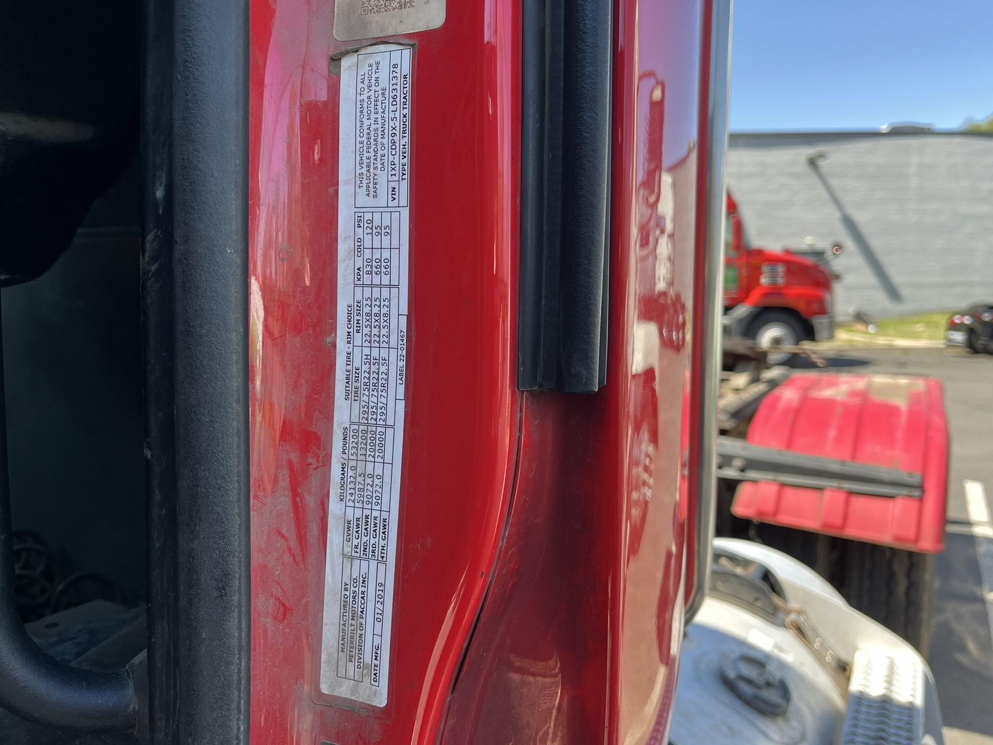 2020 PETERBILT 567 - image 2 of 2