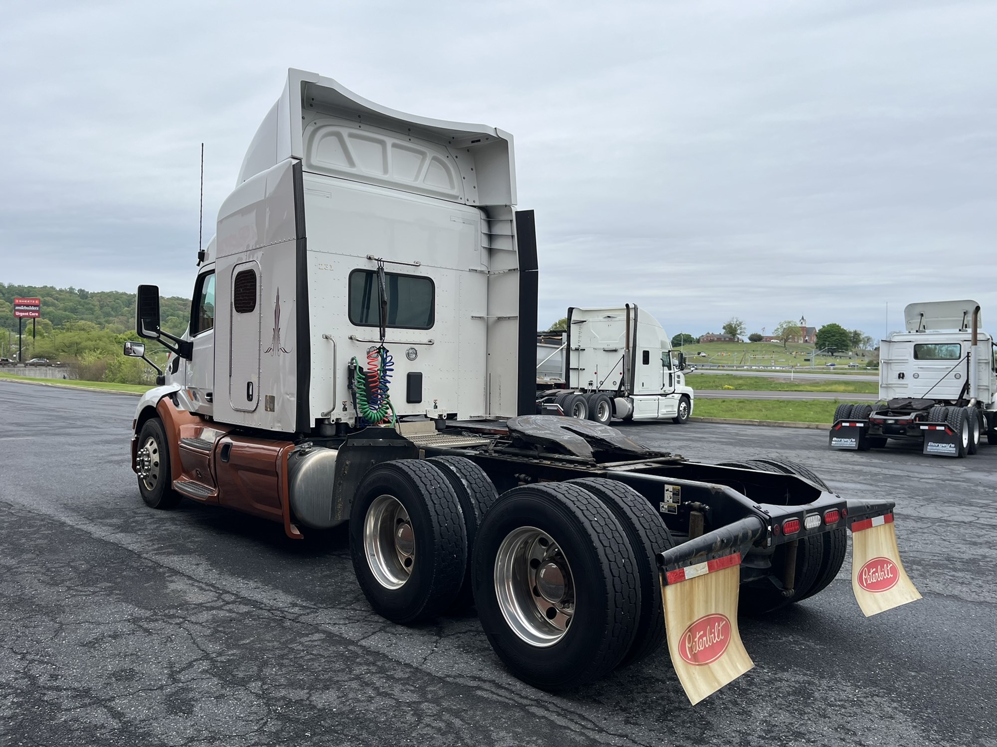 2022 Peterbilt 579 - image 6 of 6