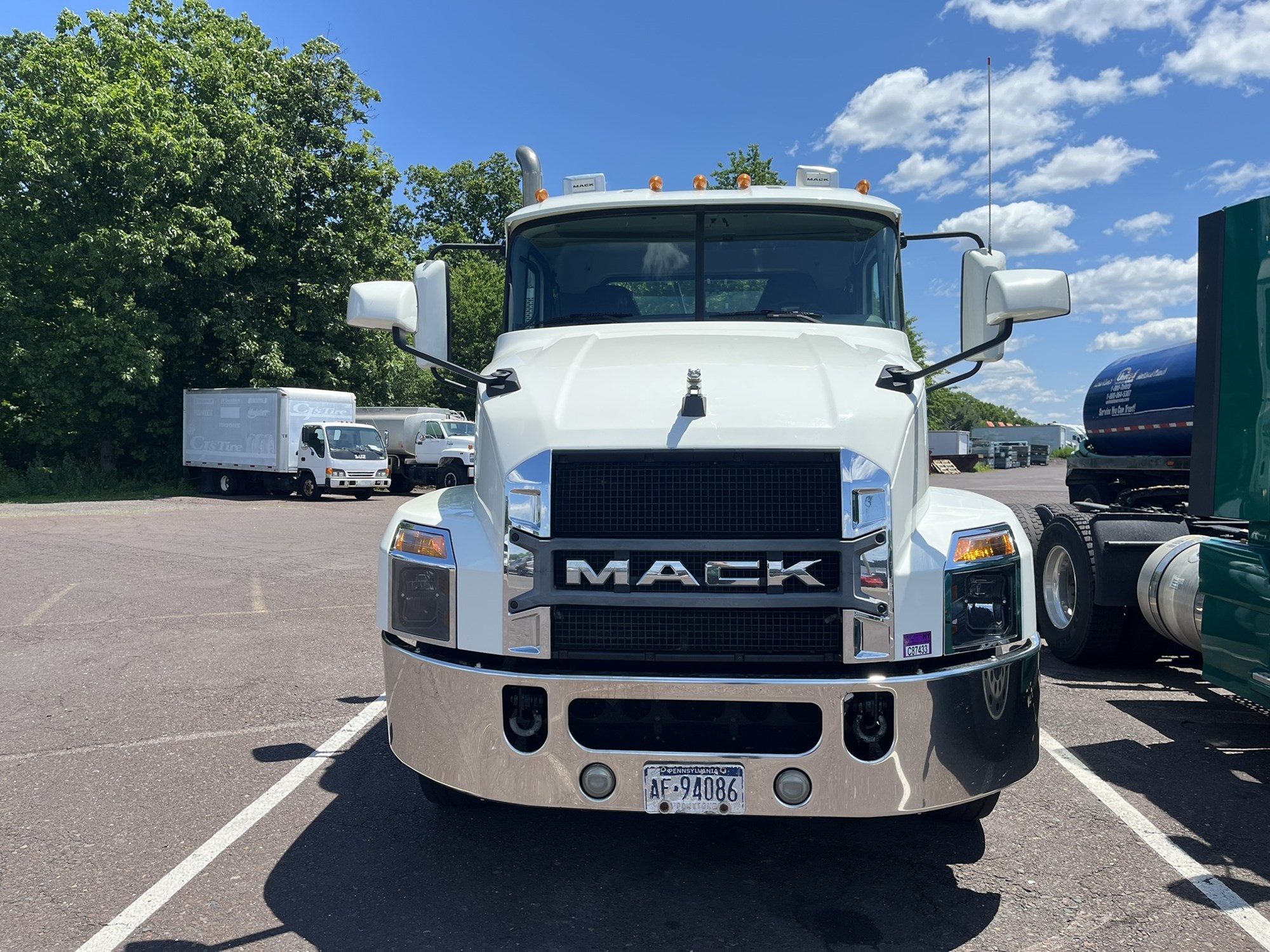 2019 MACK AN64T 2019 MACK AN64T - image 2 of 6