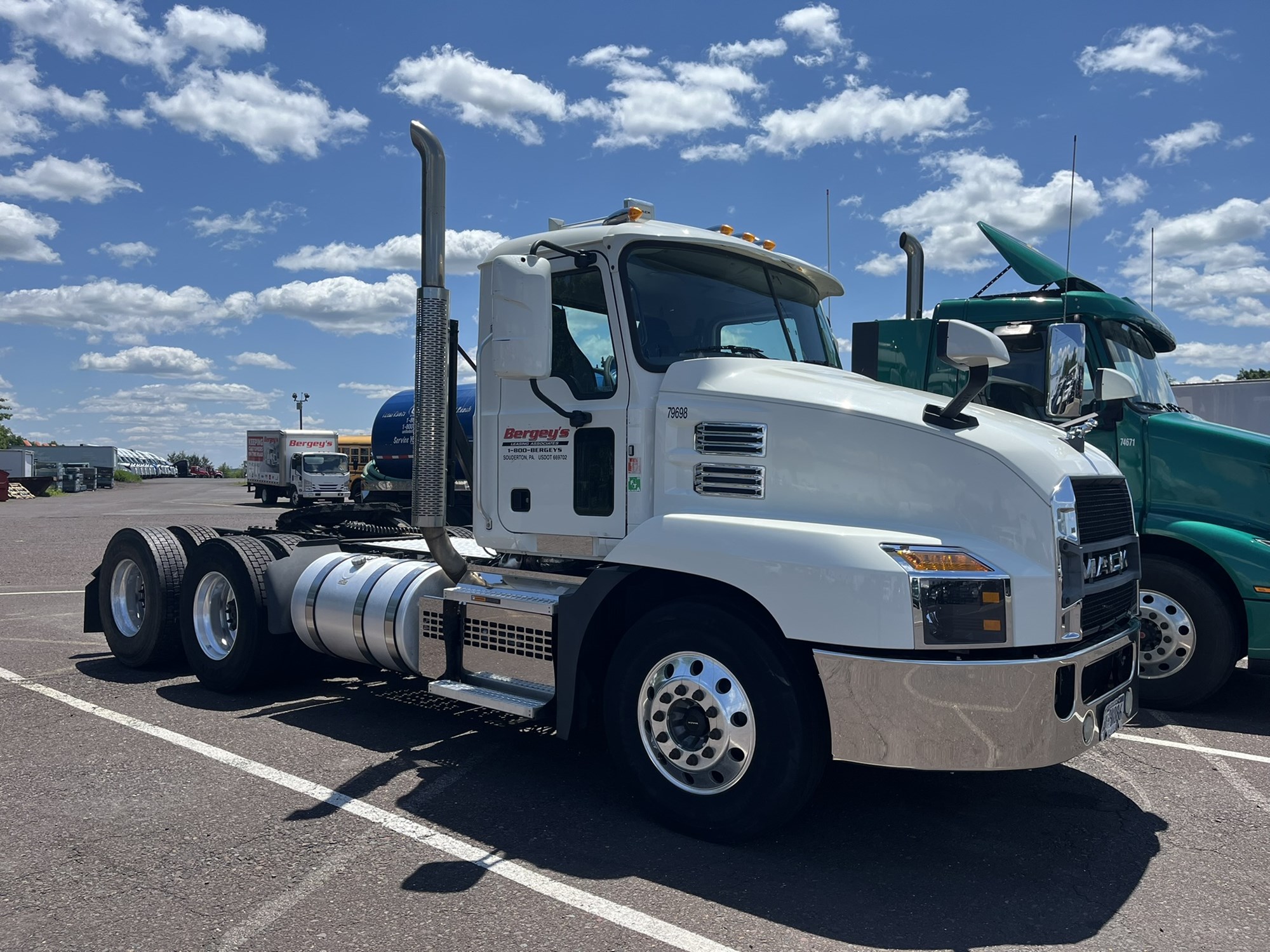 2019 MACK AN64T 2019 MACK AN64T - image 3 of 6