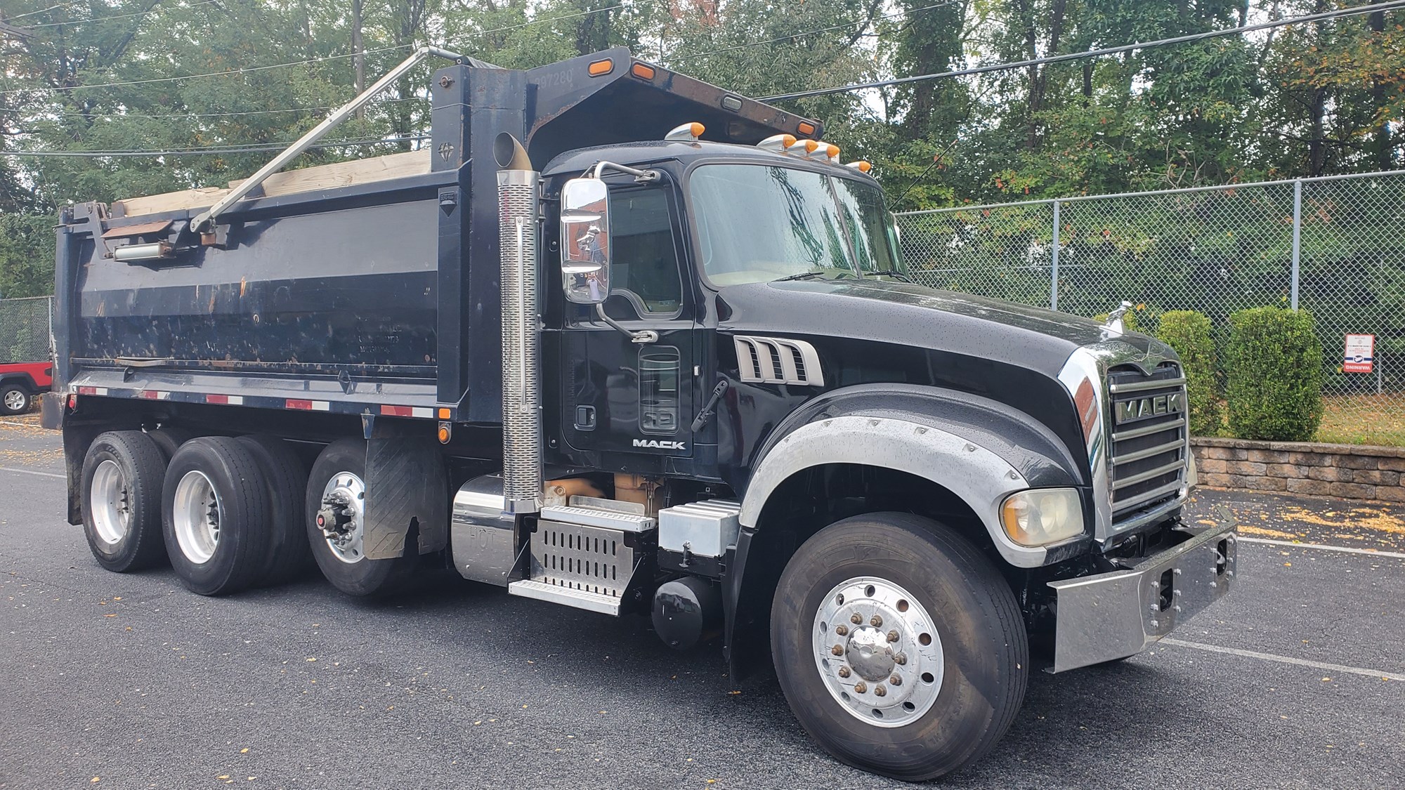 2017 MACK 700 2017 MACK 700 - image 3 of 6