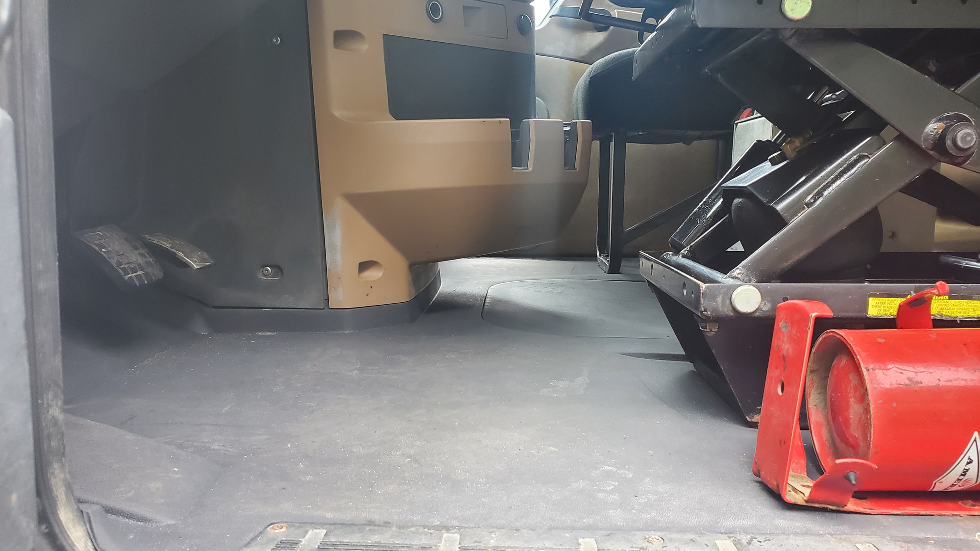 2017 MACK 700 2017 MACK 700 - image 5 of 6