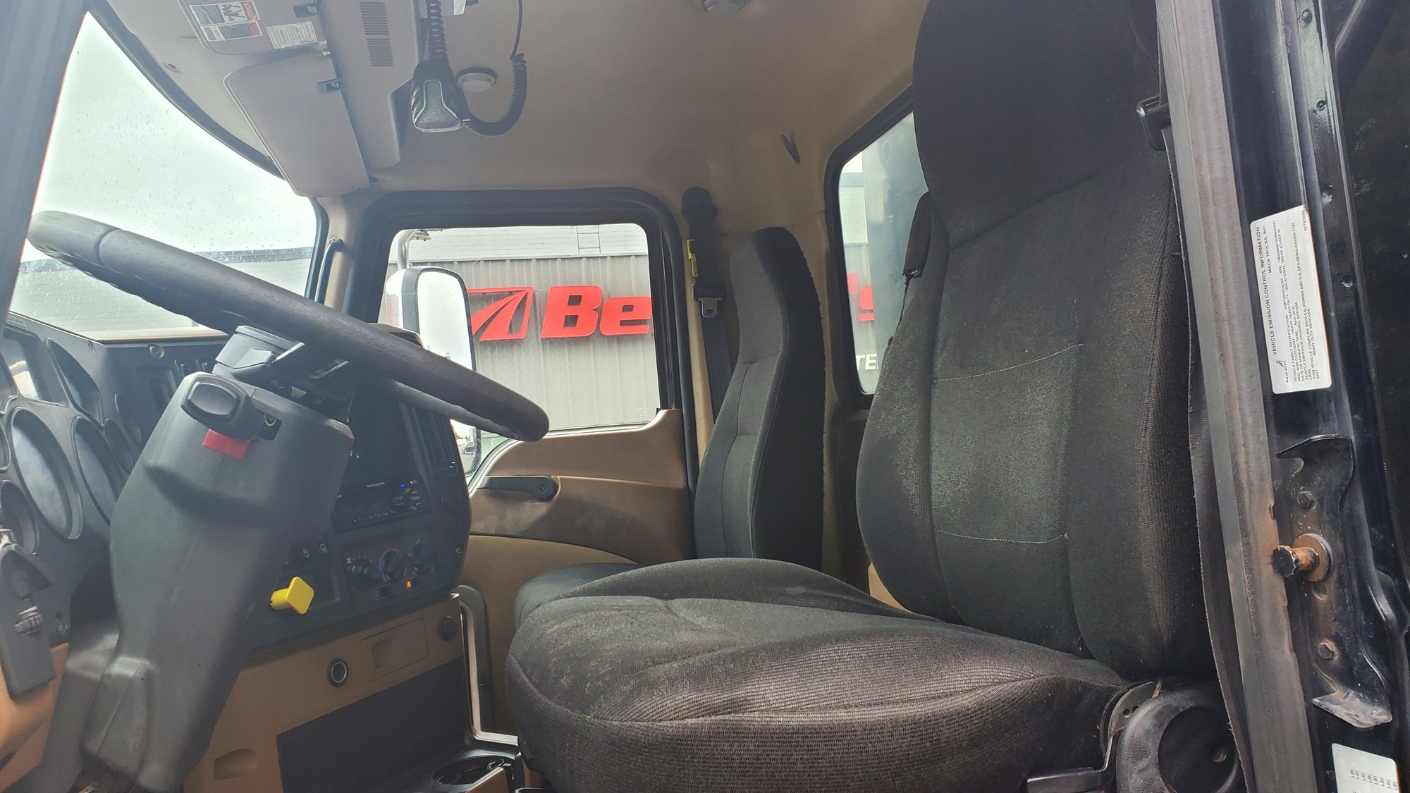 2017 MACK 700 2017 MACK 700 - image 6 of 6