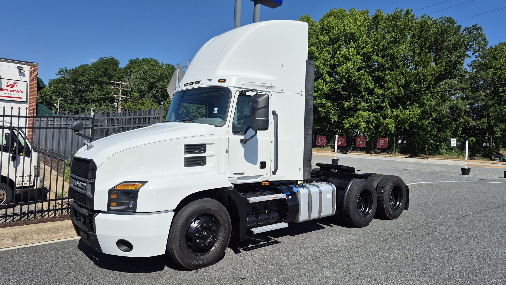 2023 MACK ANTHEM - image 2 of 6