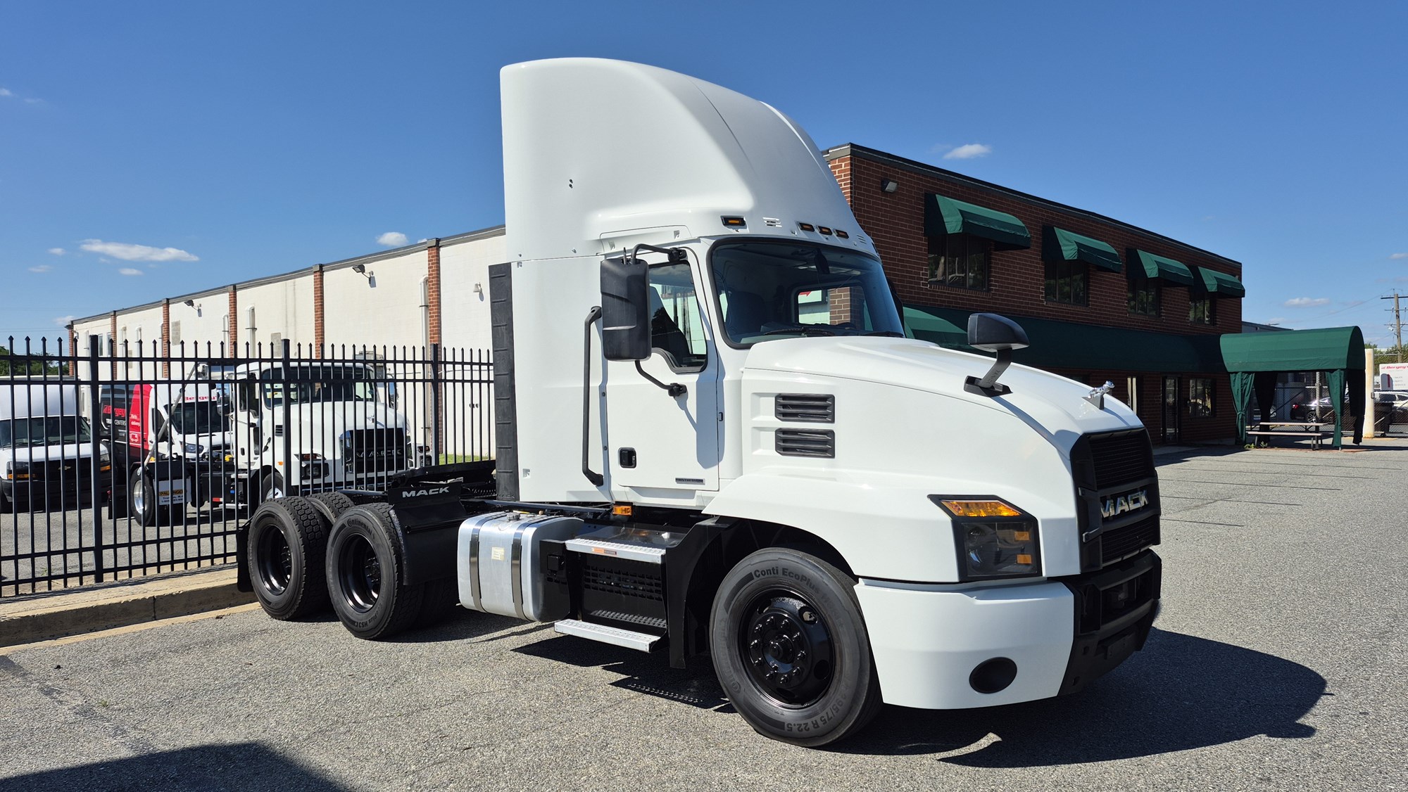 2023 MACK ANTHEM - image 4 of 6