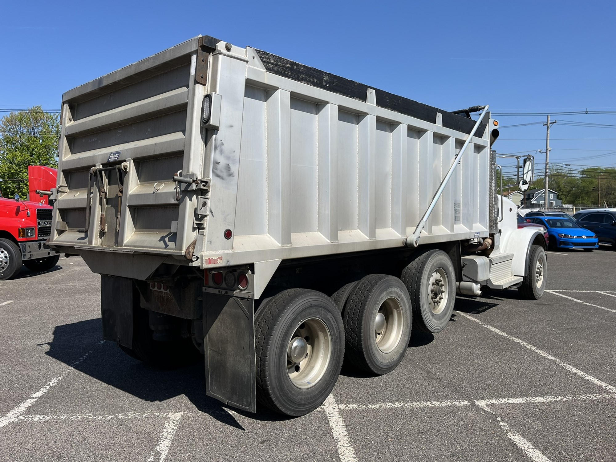 2020 Peterbilt 367 2020 Peterbilt 367 - image 3 of 6