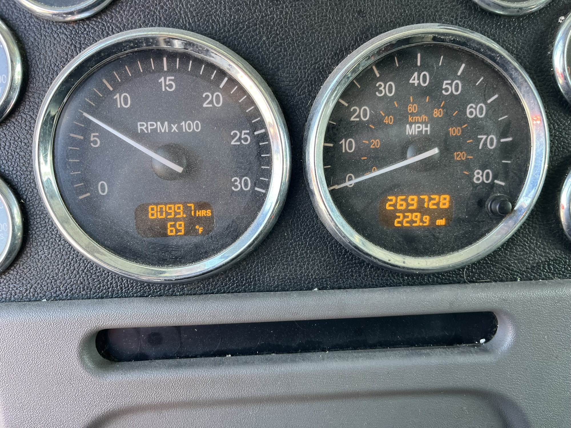 2020 Peterbilt 367 2020 Peterbilt 367 - image 5 of 6