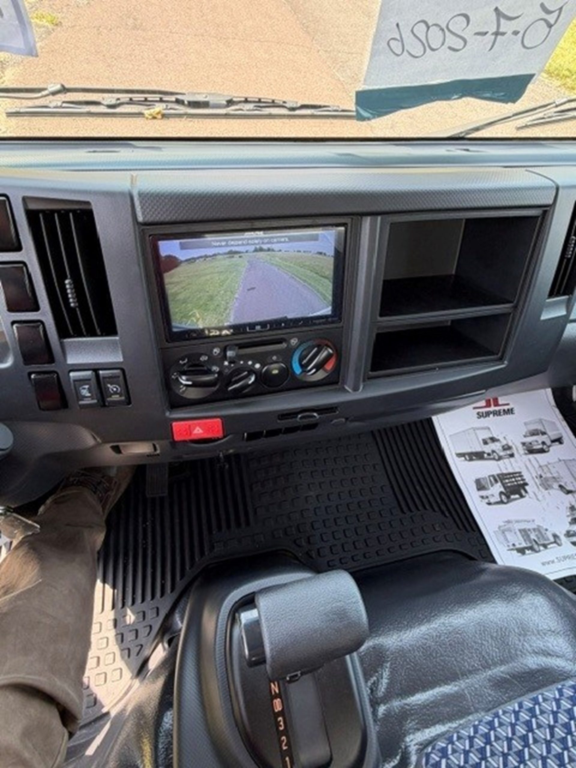 2025 ISUZU NRR GAS - image 5 of 5