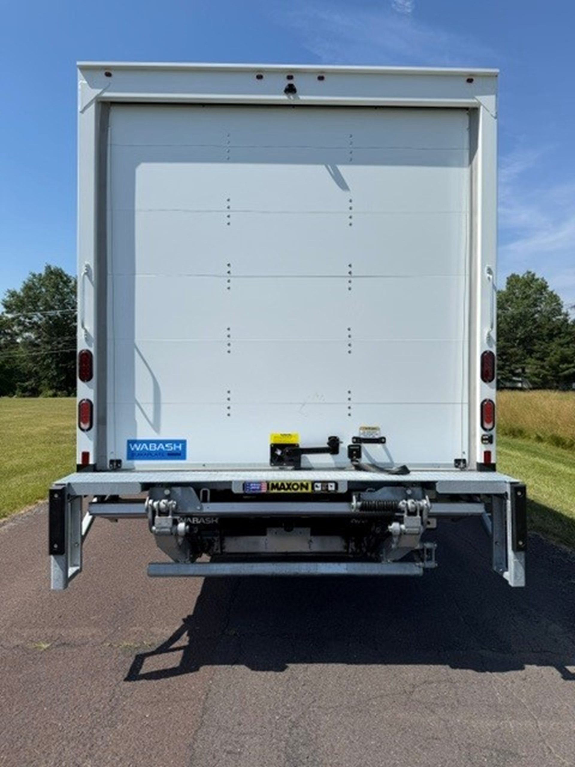 2025 ISUZU NRR GAS - image 3 of 6