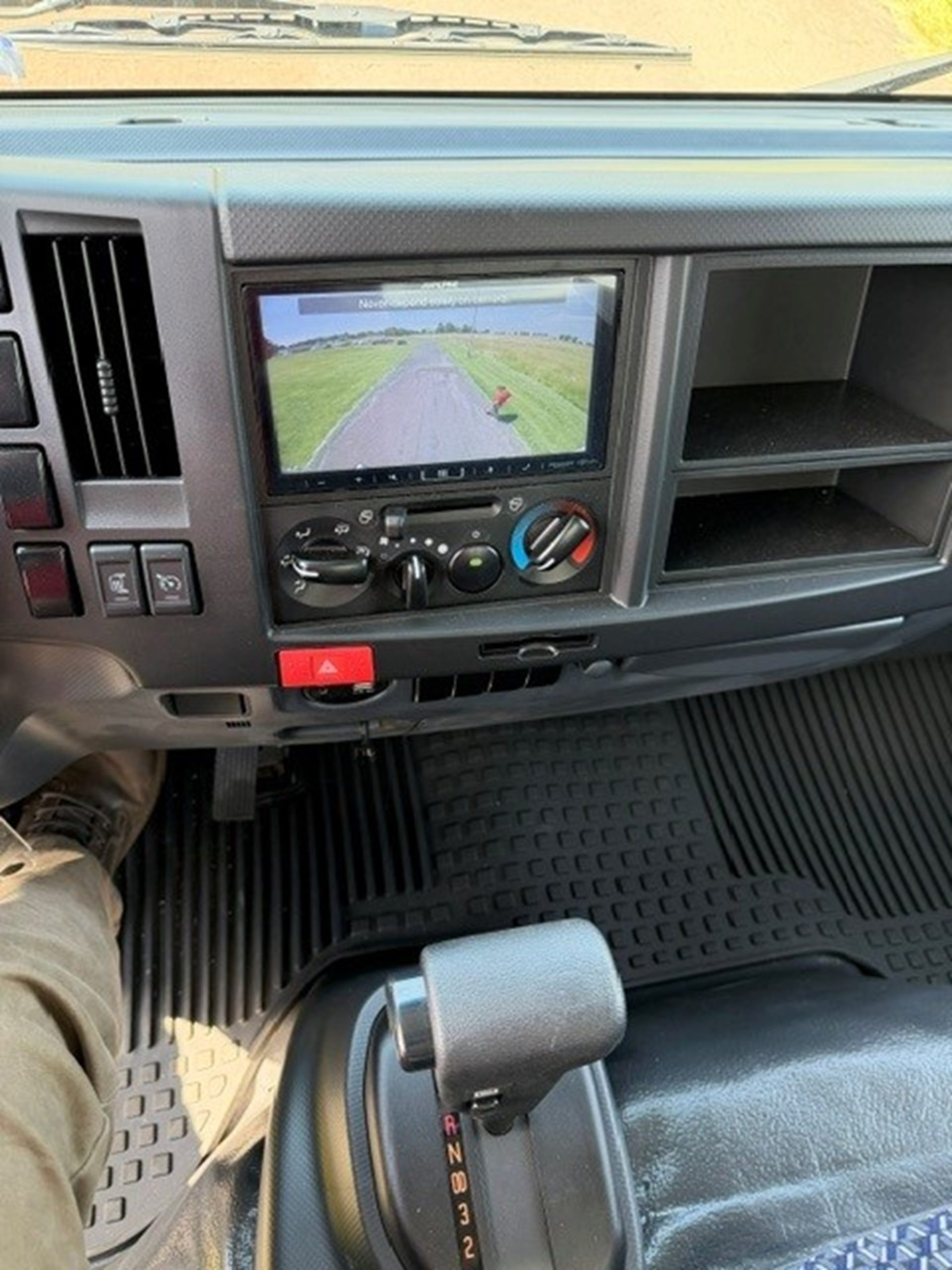 2025 ISUZU NRR GAS - image 6 of 6