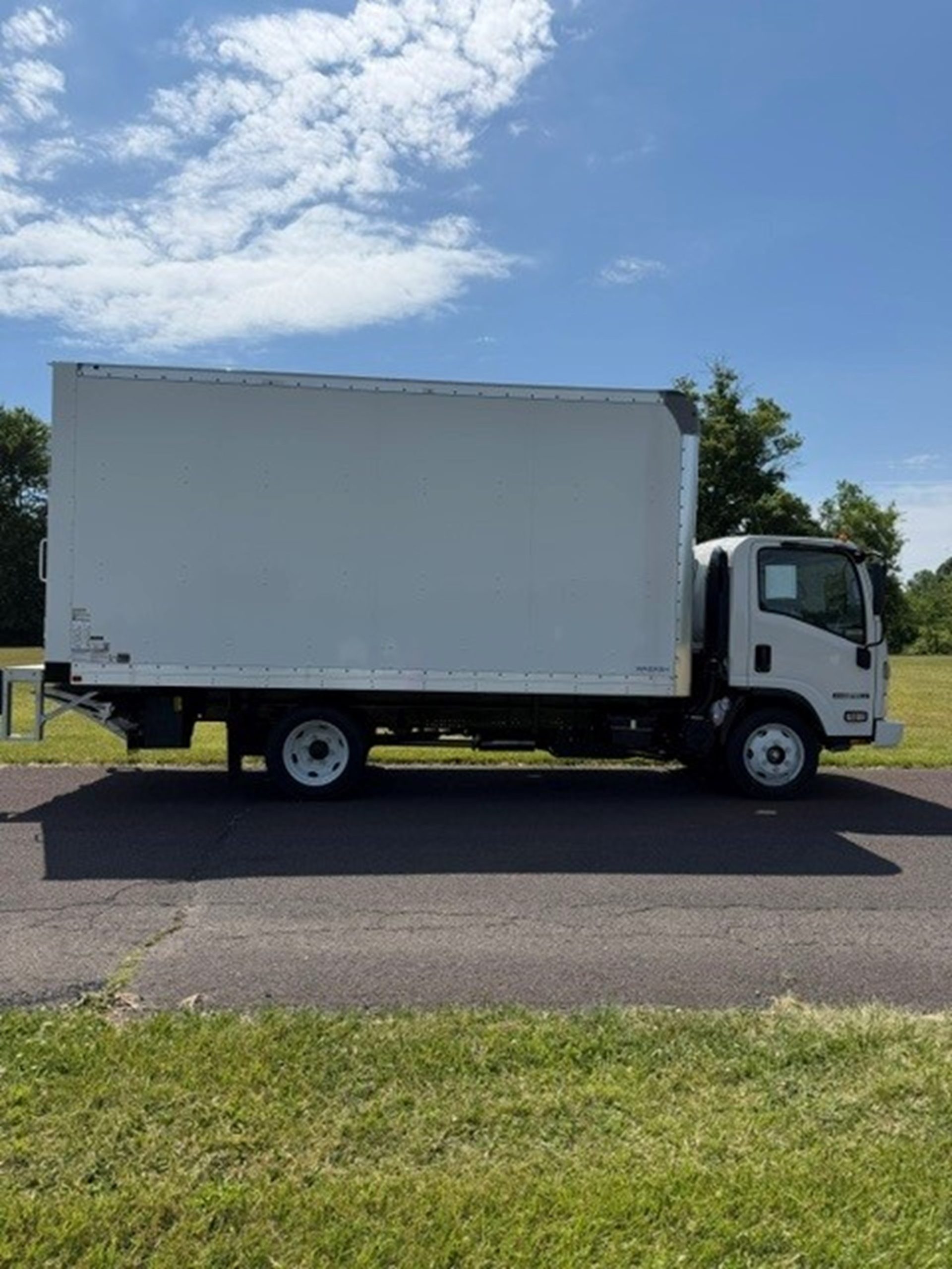 2026 Isuzu NPR GAS HD - image 3 of 6