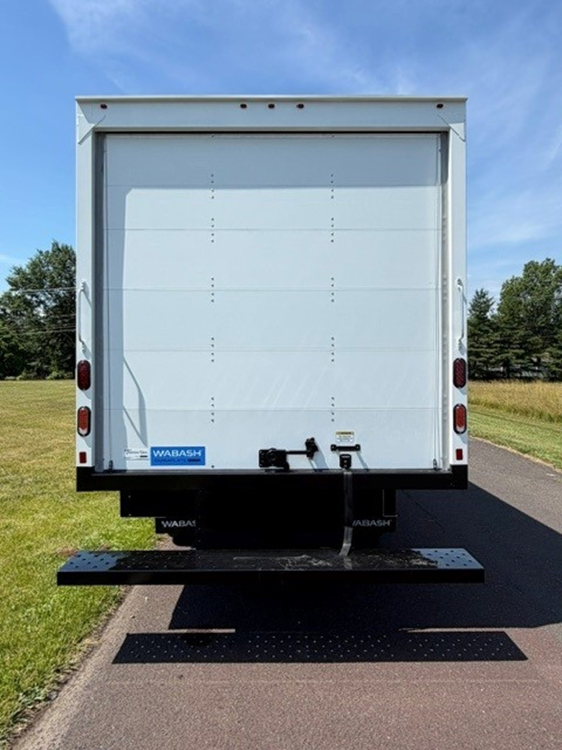 2026 Isuzu NPR GAS HD - image 2 of 5
