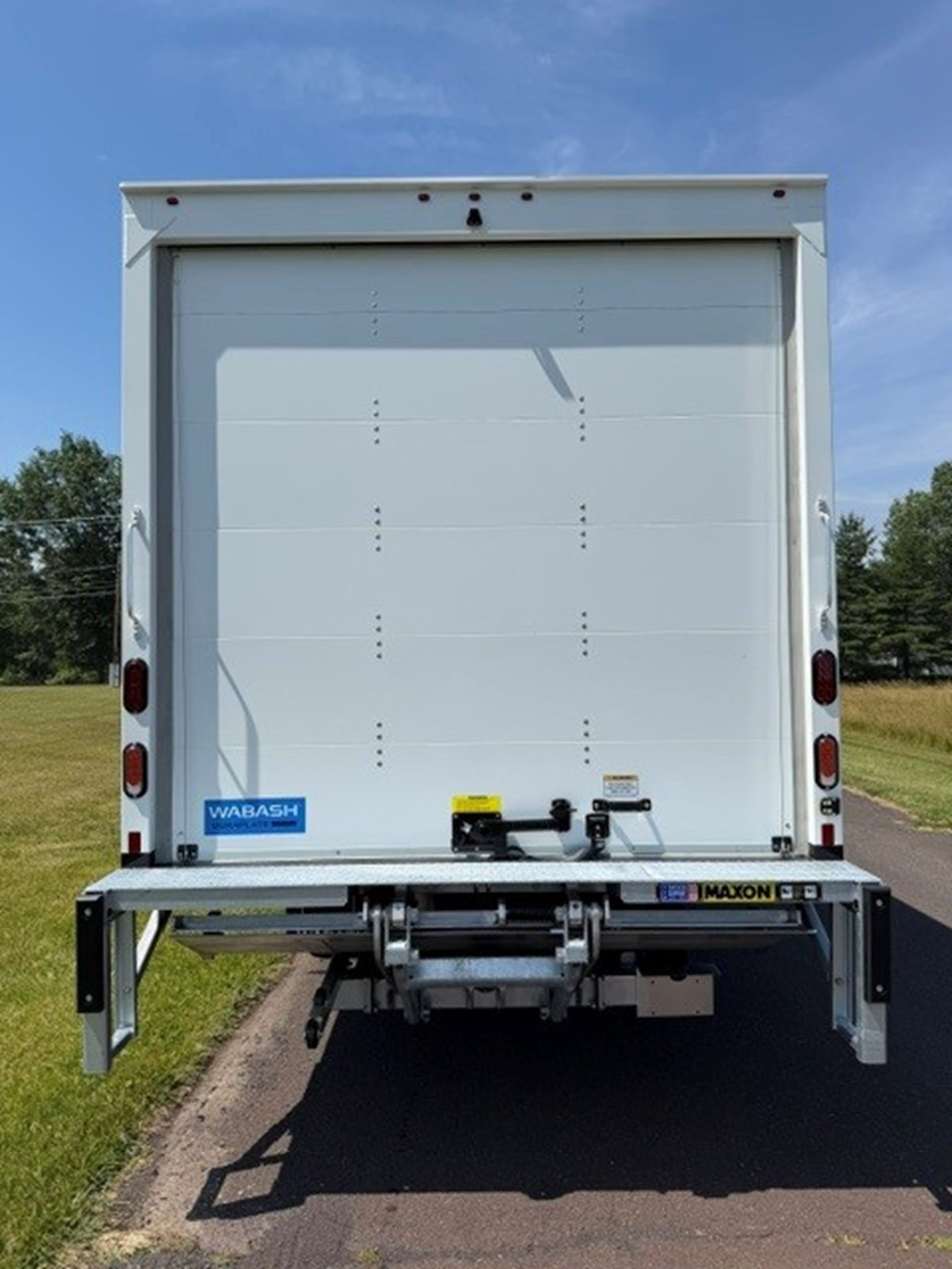 2026 Isuzu NPR GAS HD - image 4 of 6