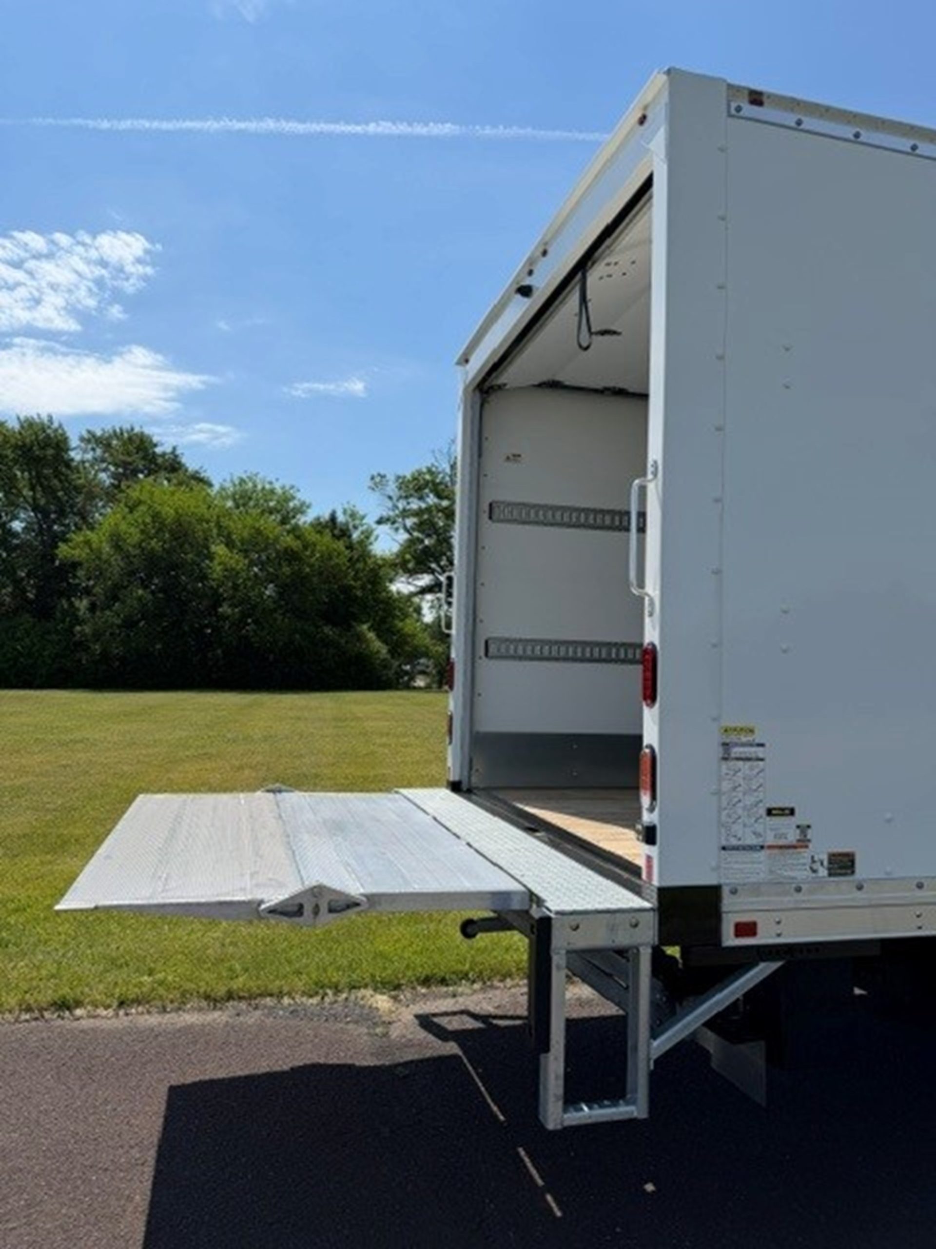 2026 Isuzu NPR GAS HD - image 6 of 6