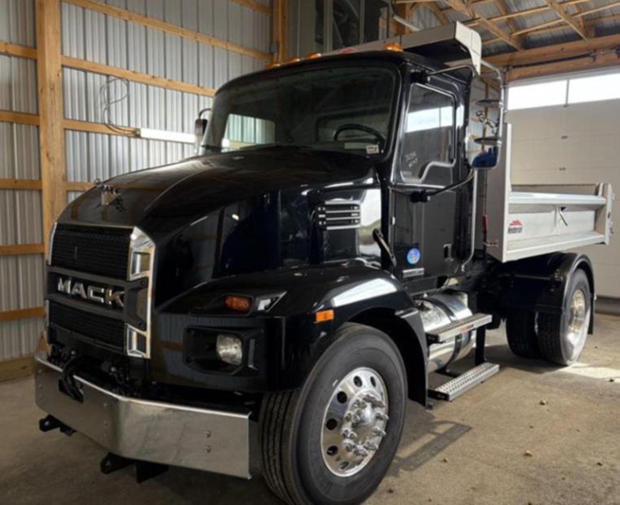 2024 MACK M742 2024 MACK M742 - image 1 of 1