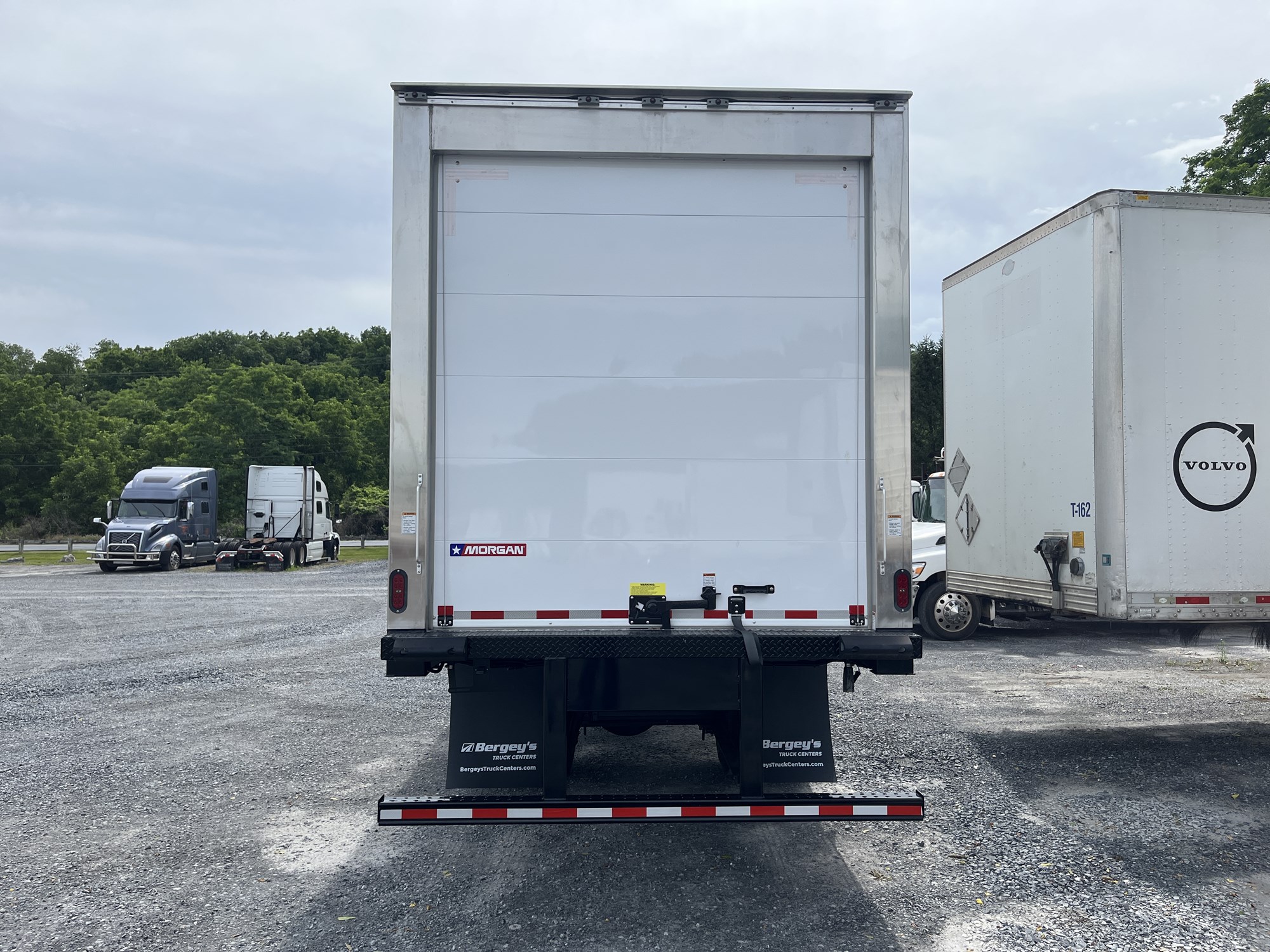2025 Hino L6 in Carlisle, PA — photo 4