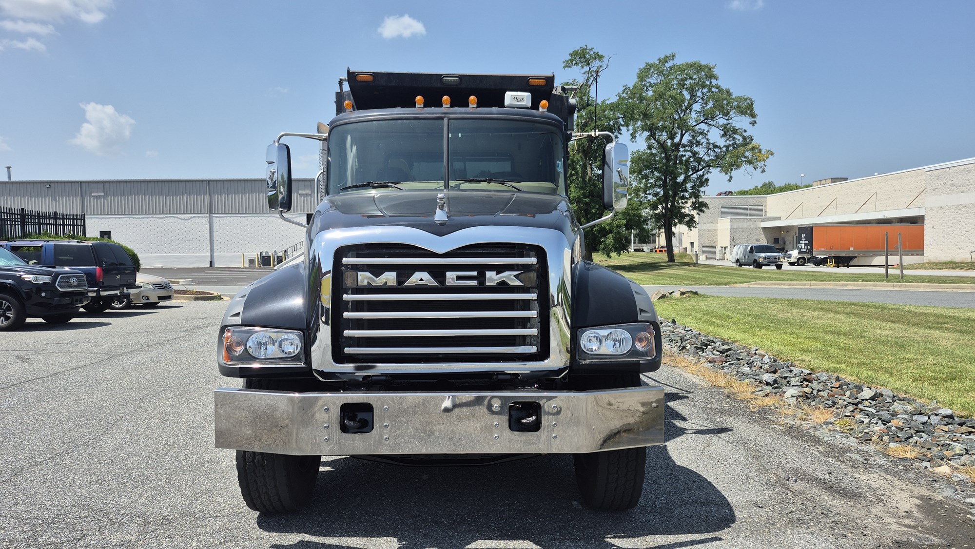 2017 MACK 700 - image 3 of 6