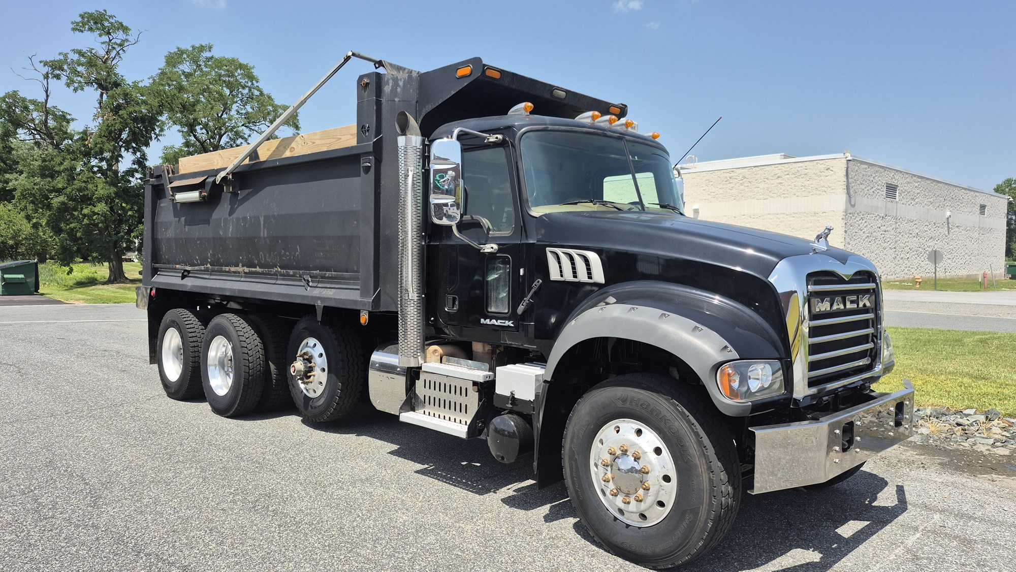 2017 MACK 700 - image 4 of 6