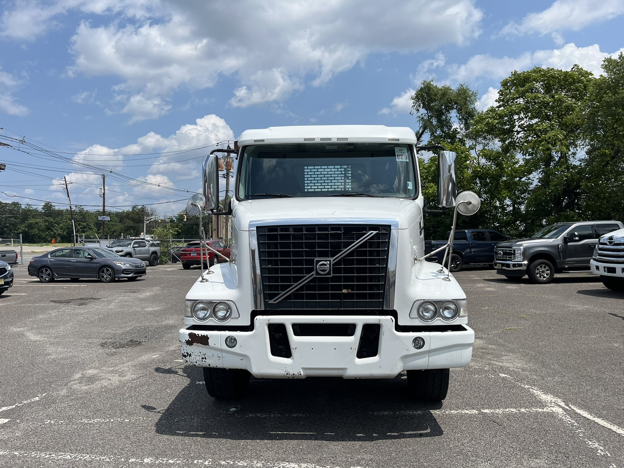 2014 Volvo VHD 300 in Souderton, PA — photo 2