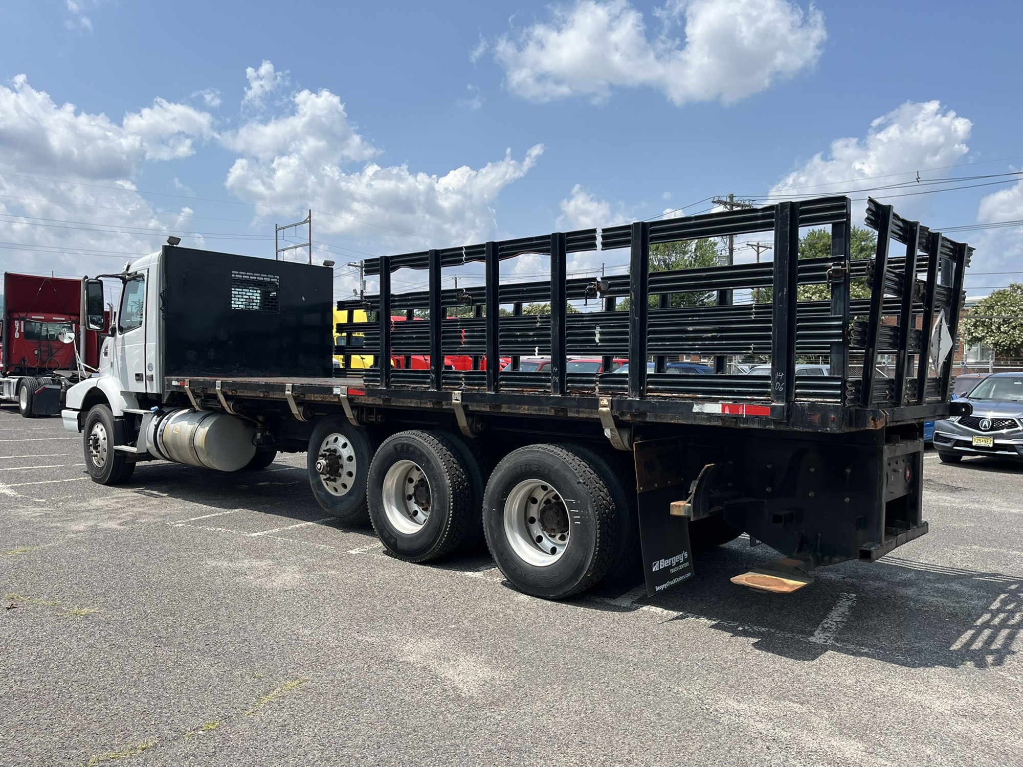 2014 Volvo VHD 300 in Souderton, PA — photo 6