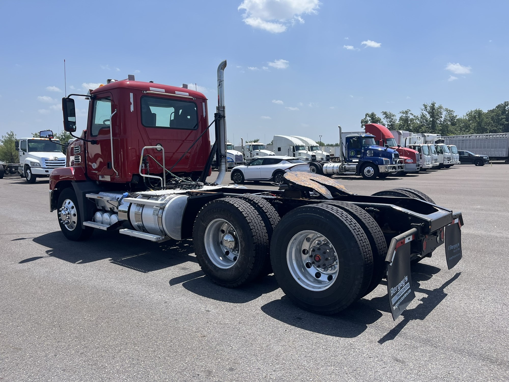 2020 Mack in Souderton, PA — photo 6