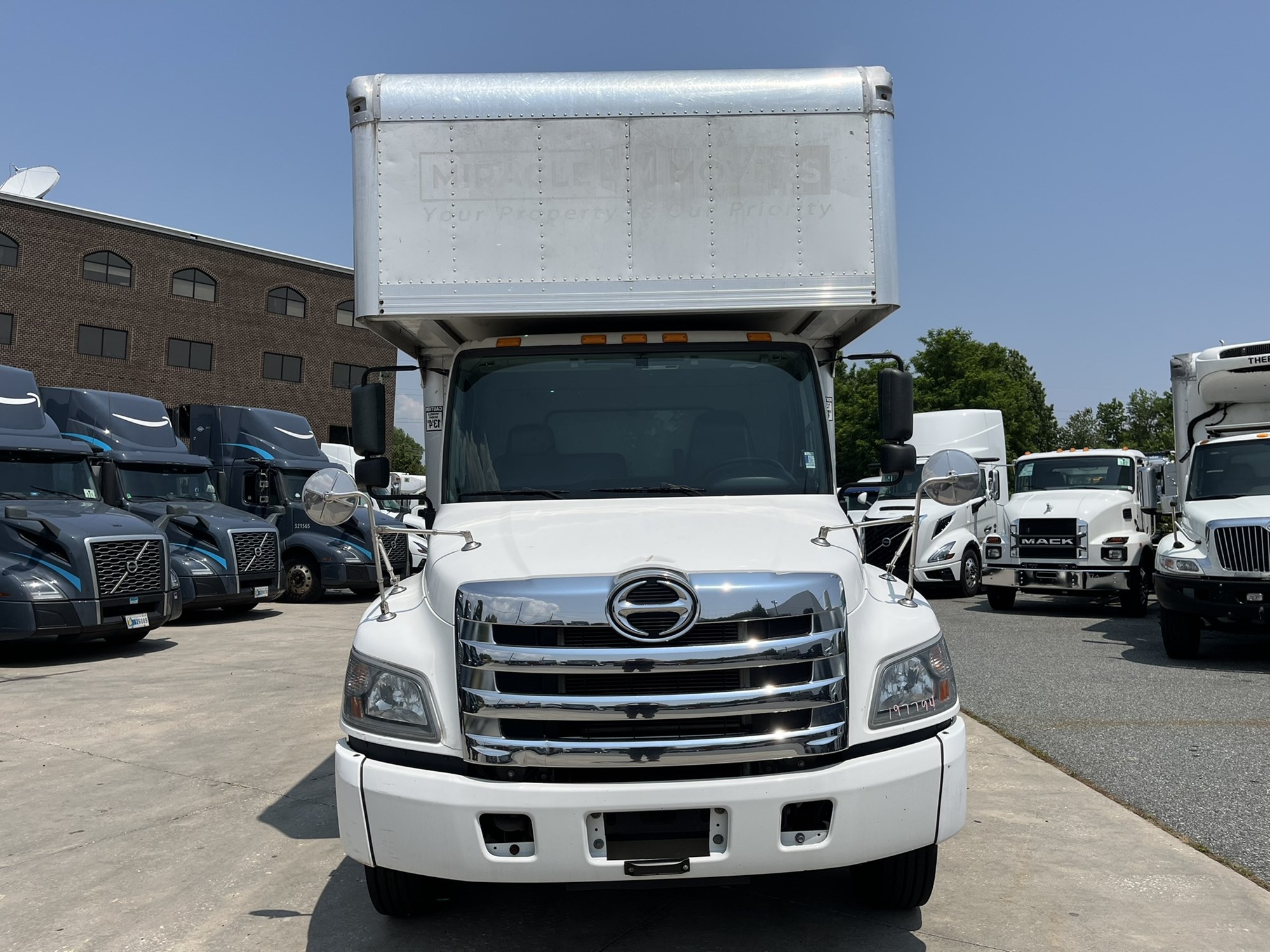 2016 Hino 195 in New Castle, DE — photo 2