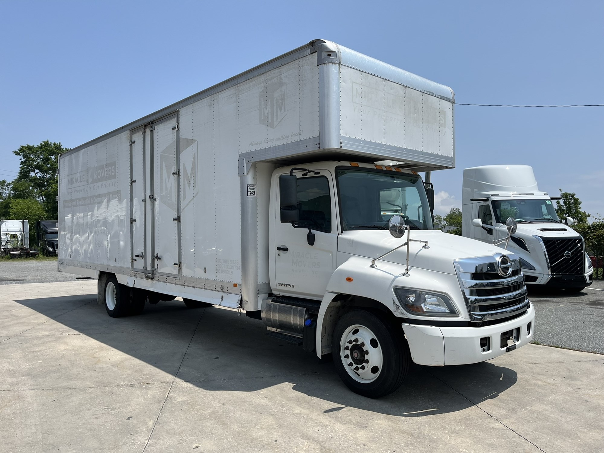 2016 Hino 195 in New Castle, DE — photo 3