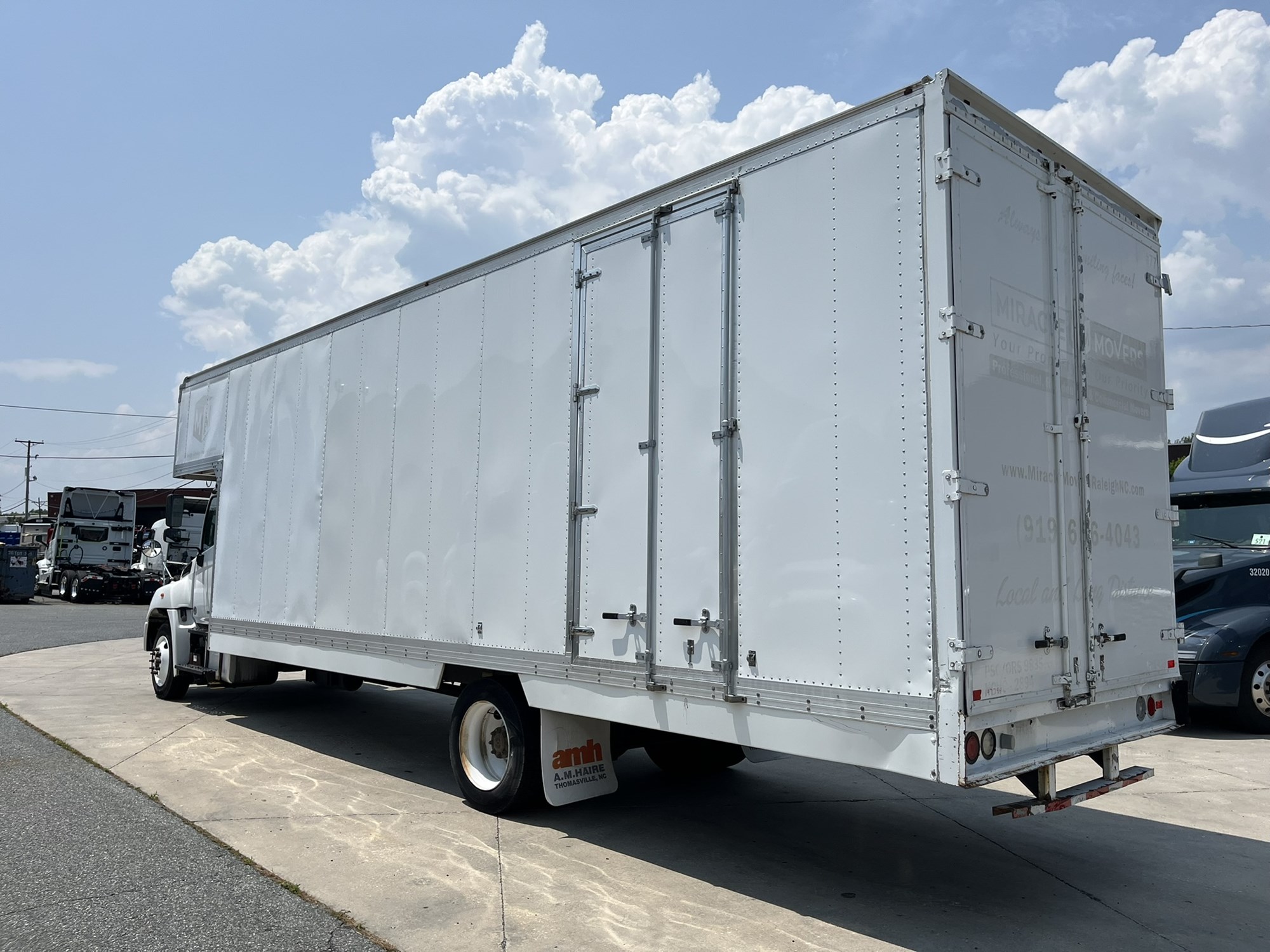 2016 Hino 195 in New Castle, DE — photo 6