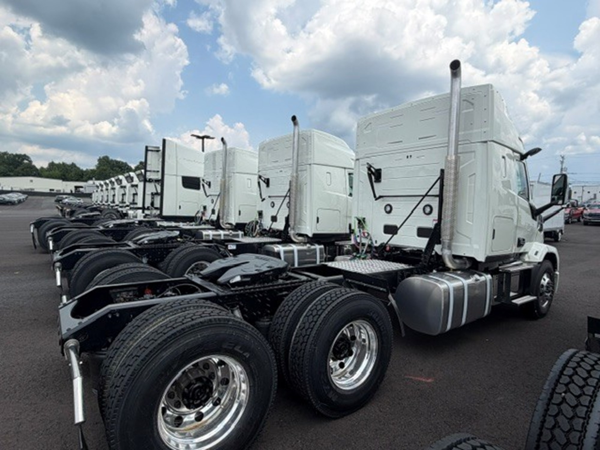 2027 MACK AN64TV04 2027 MACK AN64TV04 - image 4 of 6