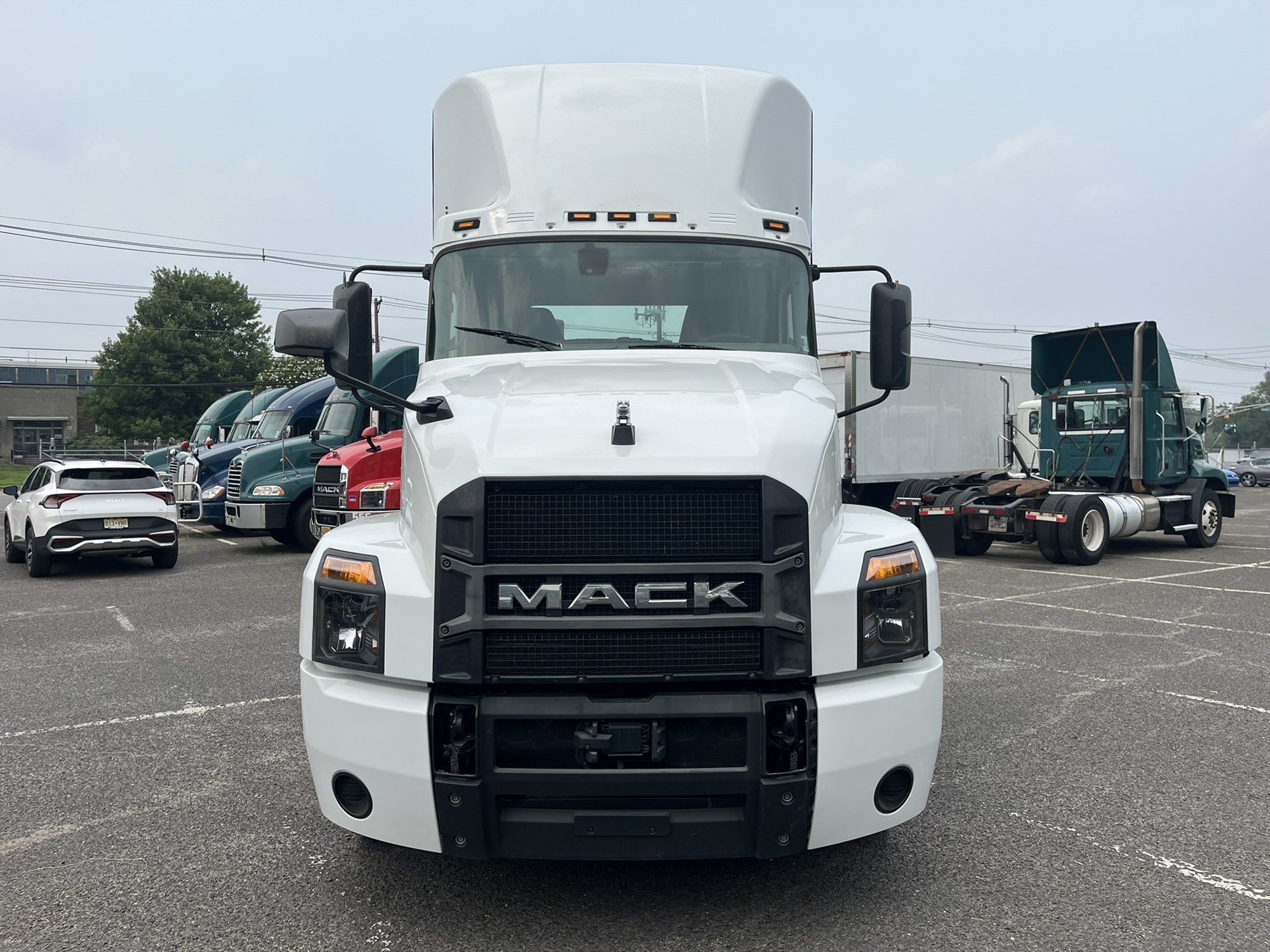 2023 Mack Anthem in Ephrata, PA — photo 2