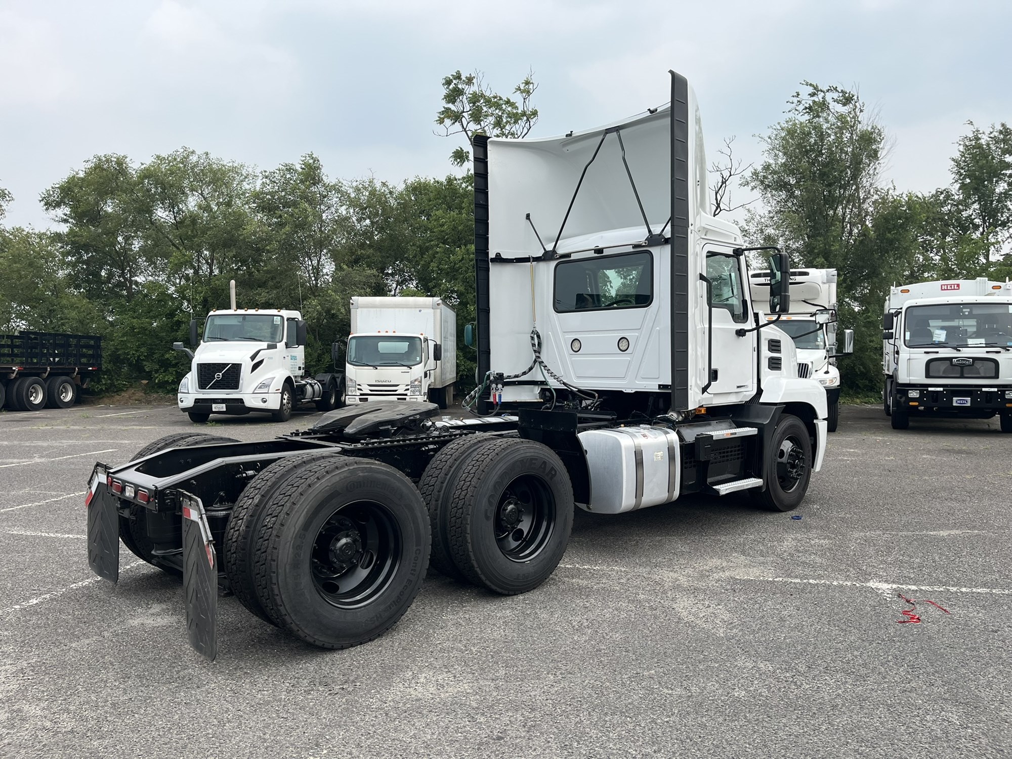 2023 Mack Anthem in Ephrata, PA — photo 4