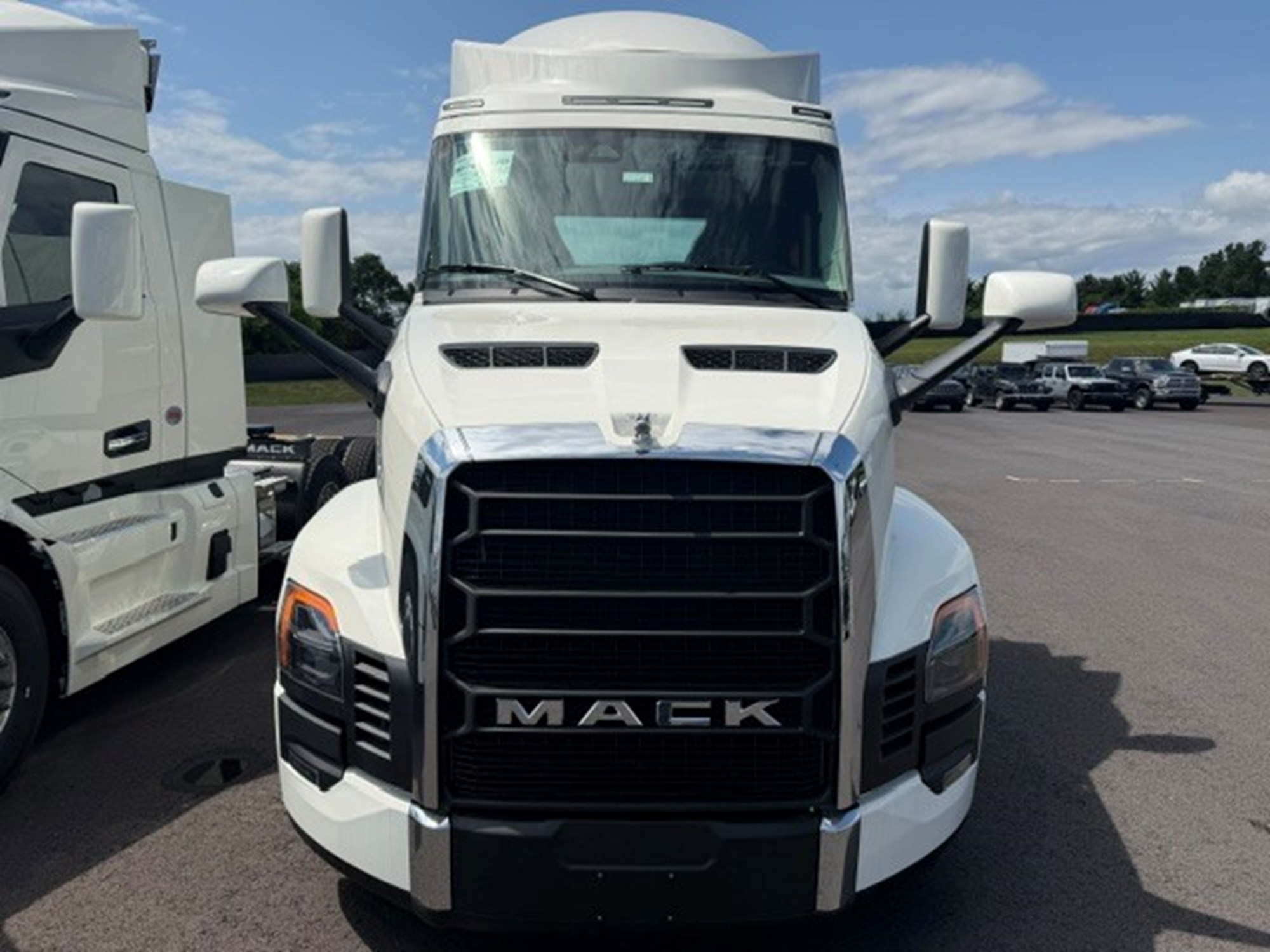 2026 MACK PIONEER 64T MOD 2026 MACK PIONEER 64T MOD - image 2 of 5