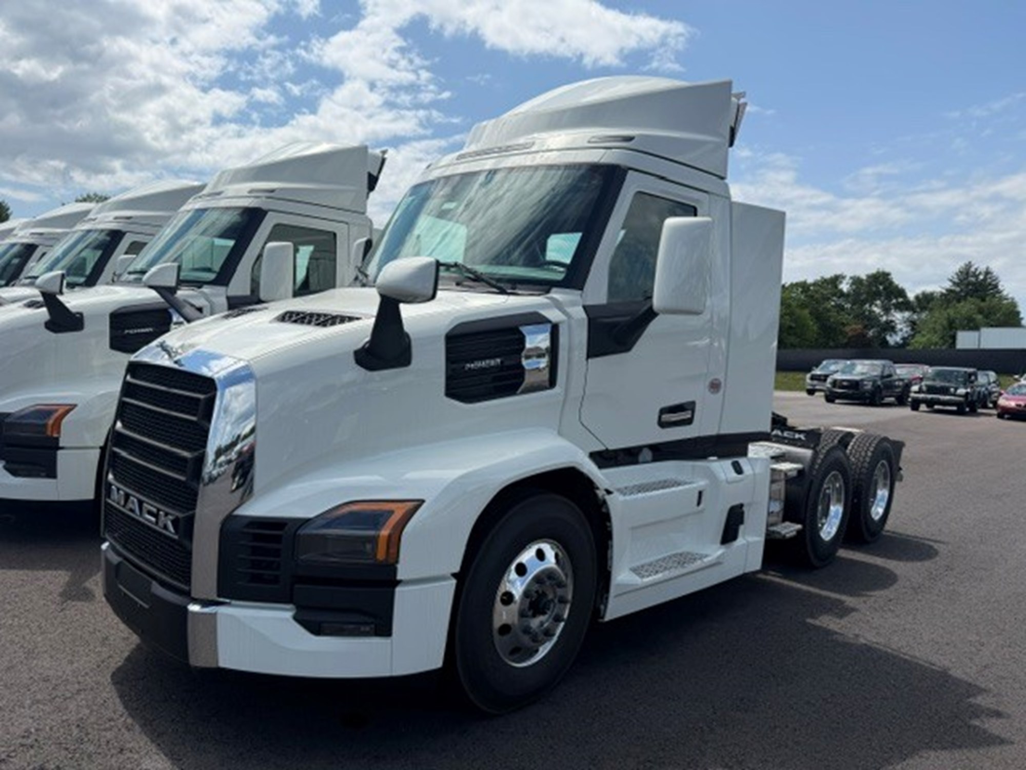2026 MACK PIONEER 64T MOD 2026 MACK PIONEER 64T MOD - image 2 of 5