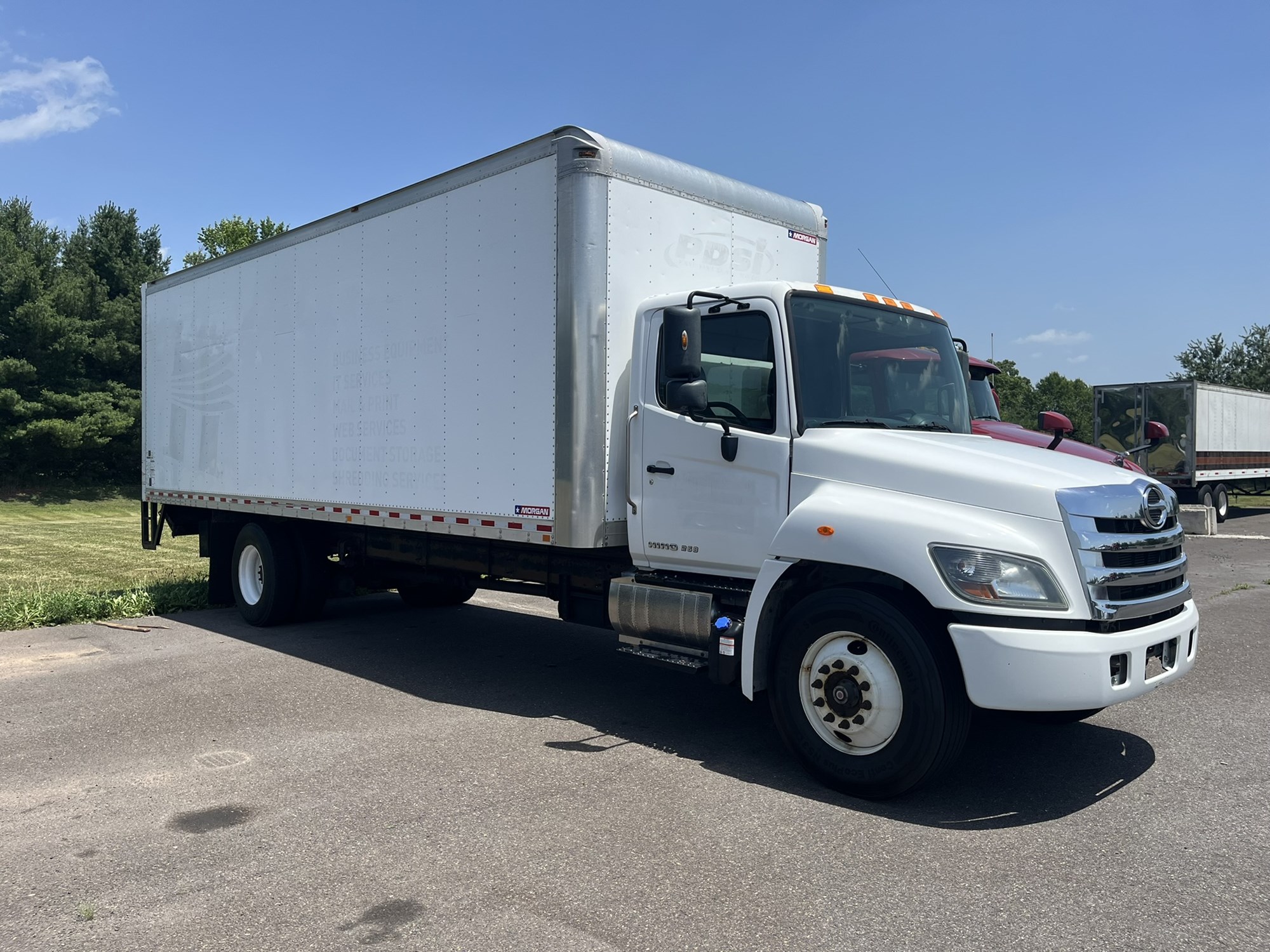 2019 Hino 268 in Pennsauken, NJ — photo 3