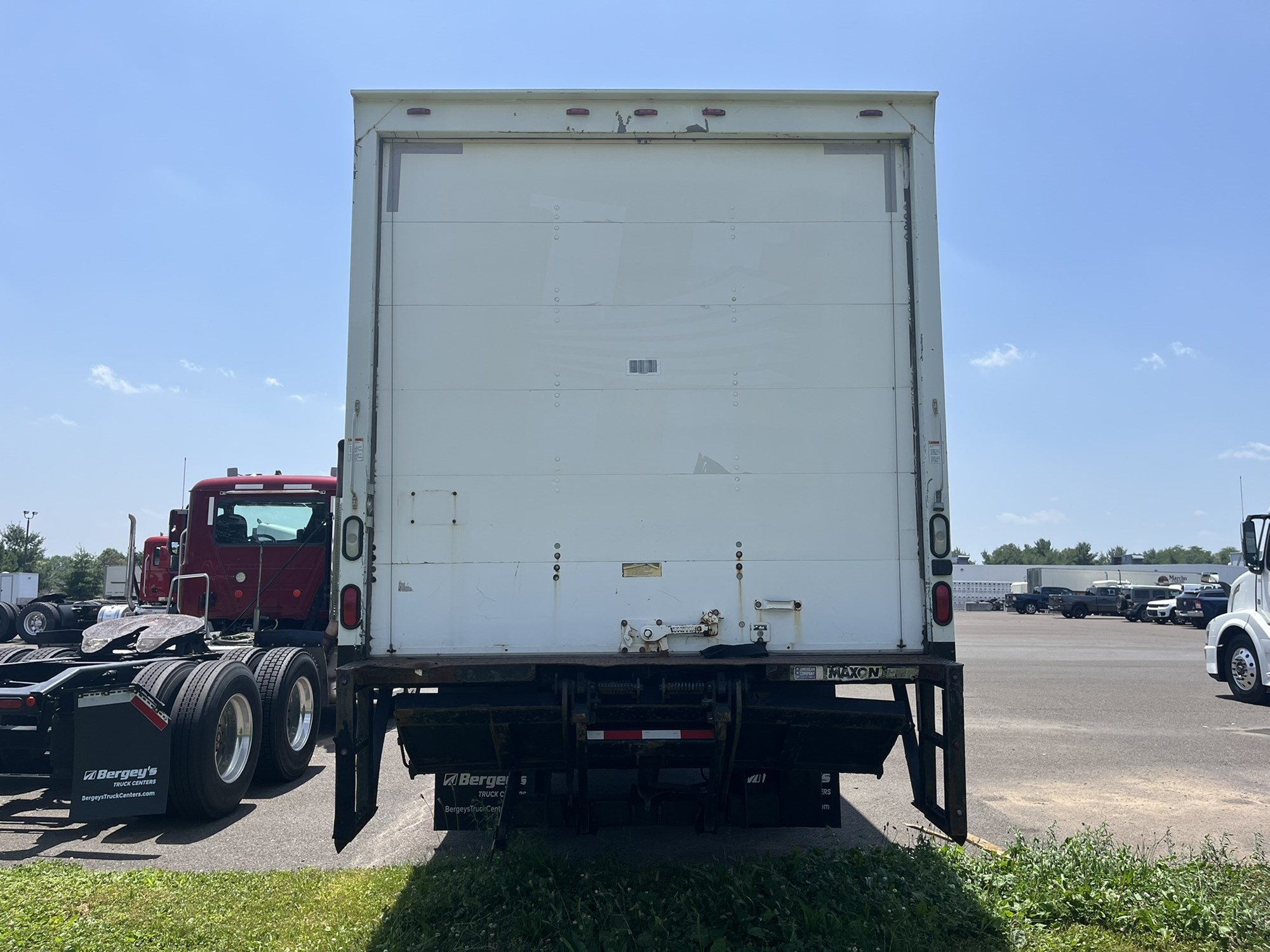 2019 Hino 268 in Pennsauken, NJ — photo 5