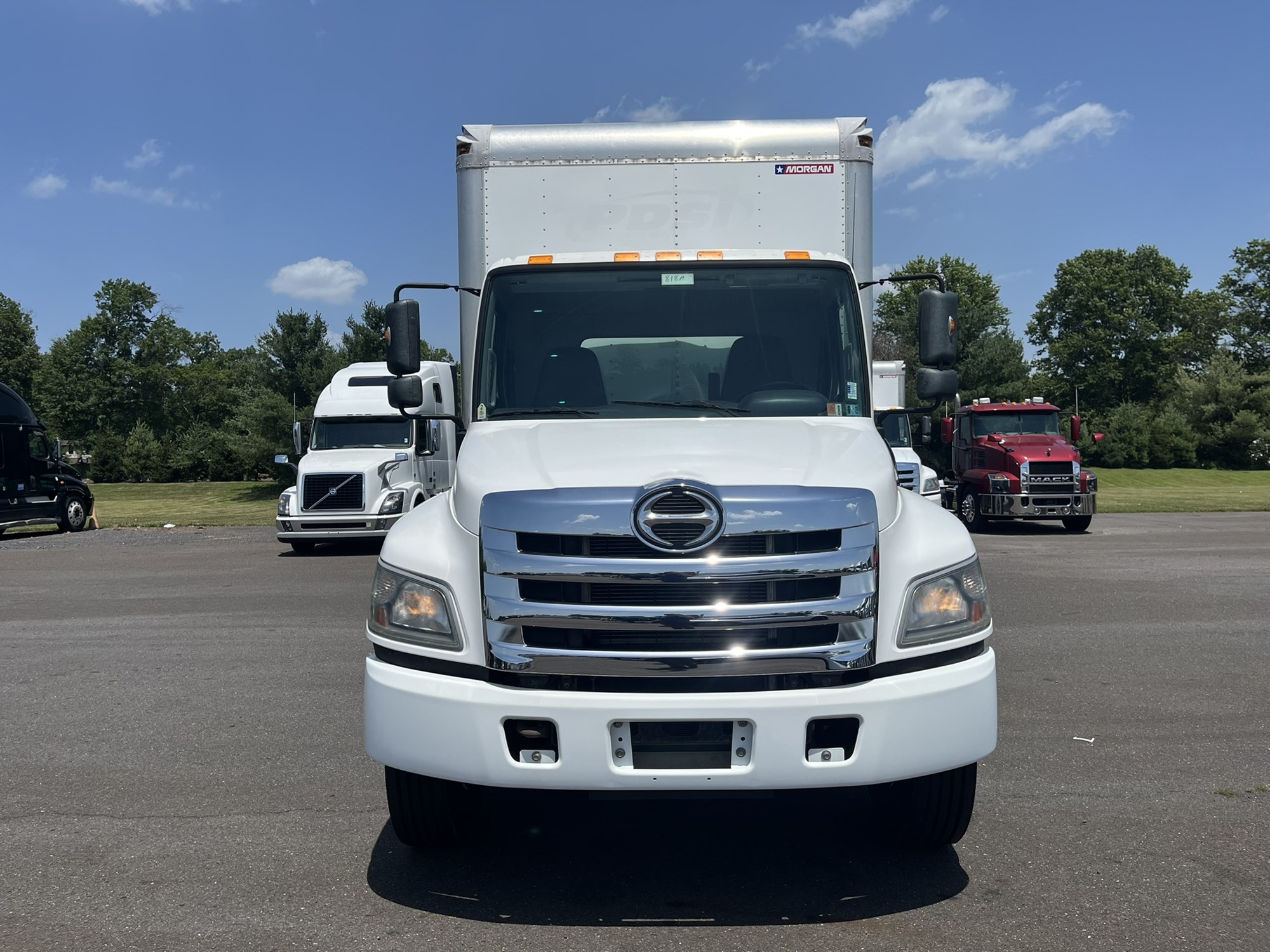 2019 Hino 268 in Souderton, PA — photo 2