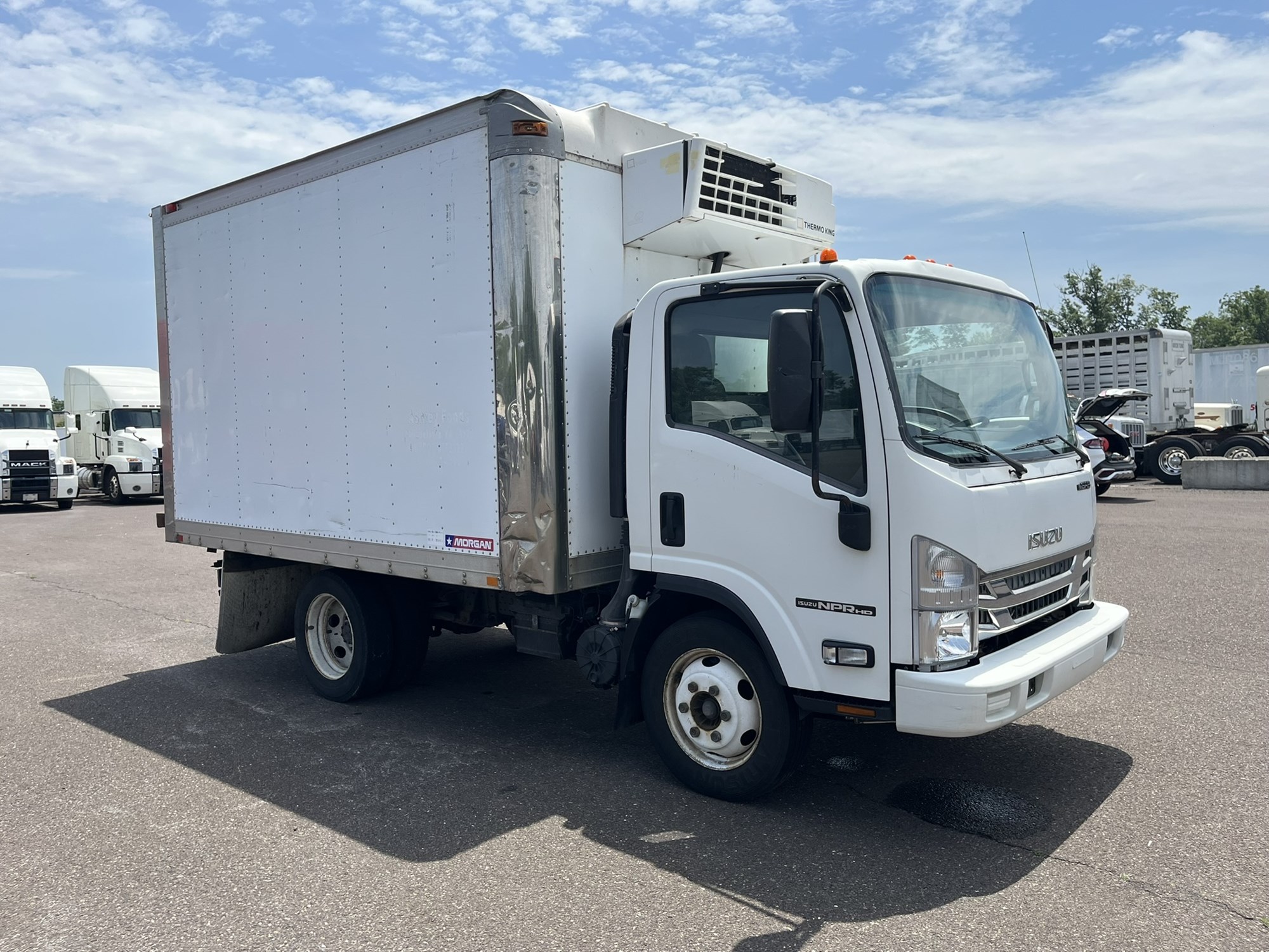 2018 ISUZU NPR HD 2018 ISUZU NPR HD - image 3 of 6