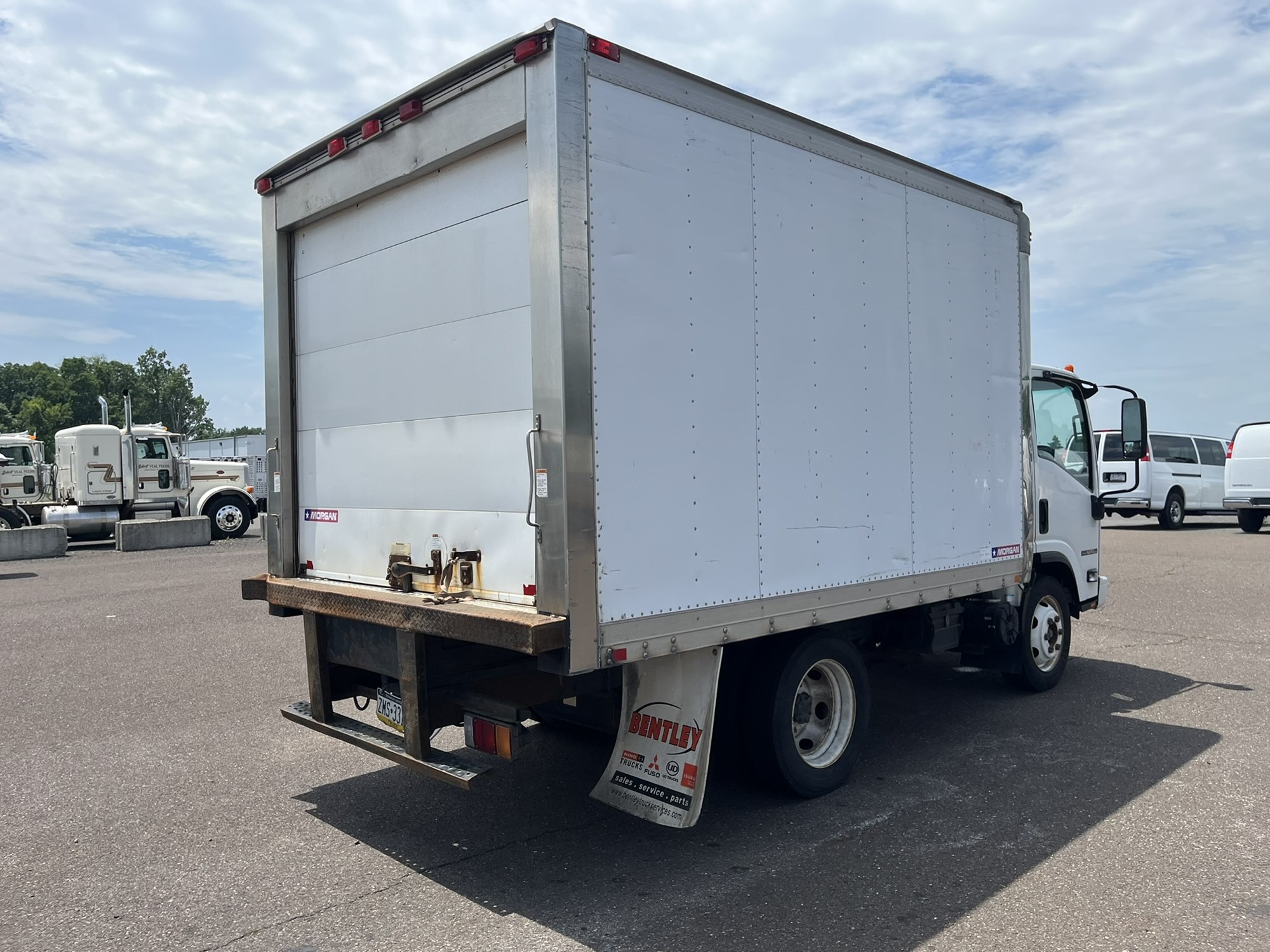 2018 ISUZU NPR HD 2018 ISUZU NPR HD - image 4 of 6