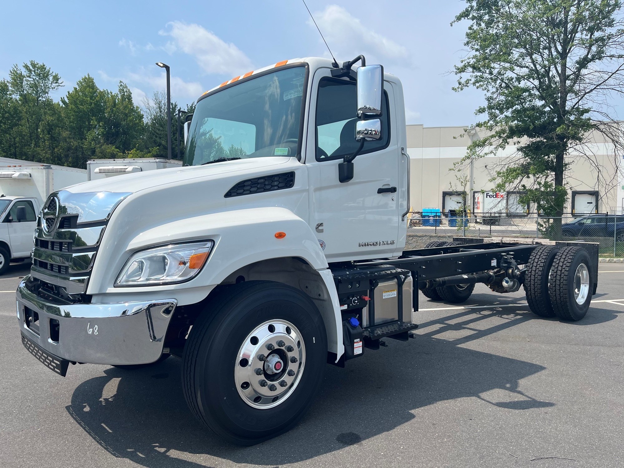 2026 HINO XL8 - image 2 of 6