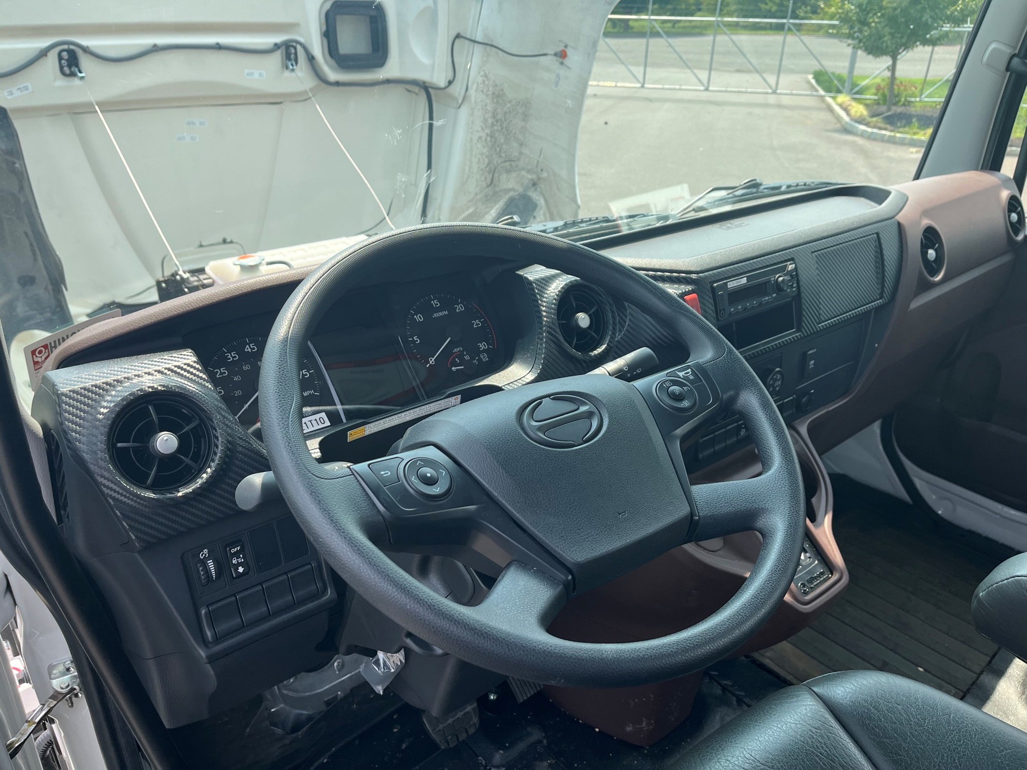 2026 HINO XL8 - image 5 of 6