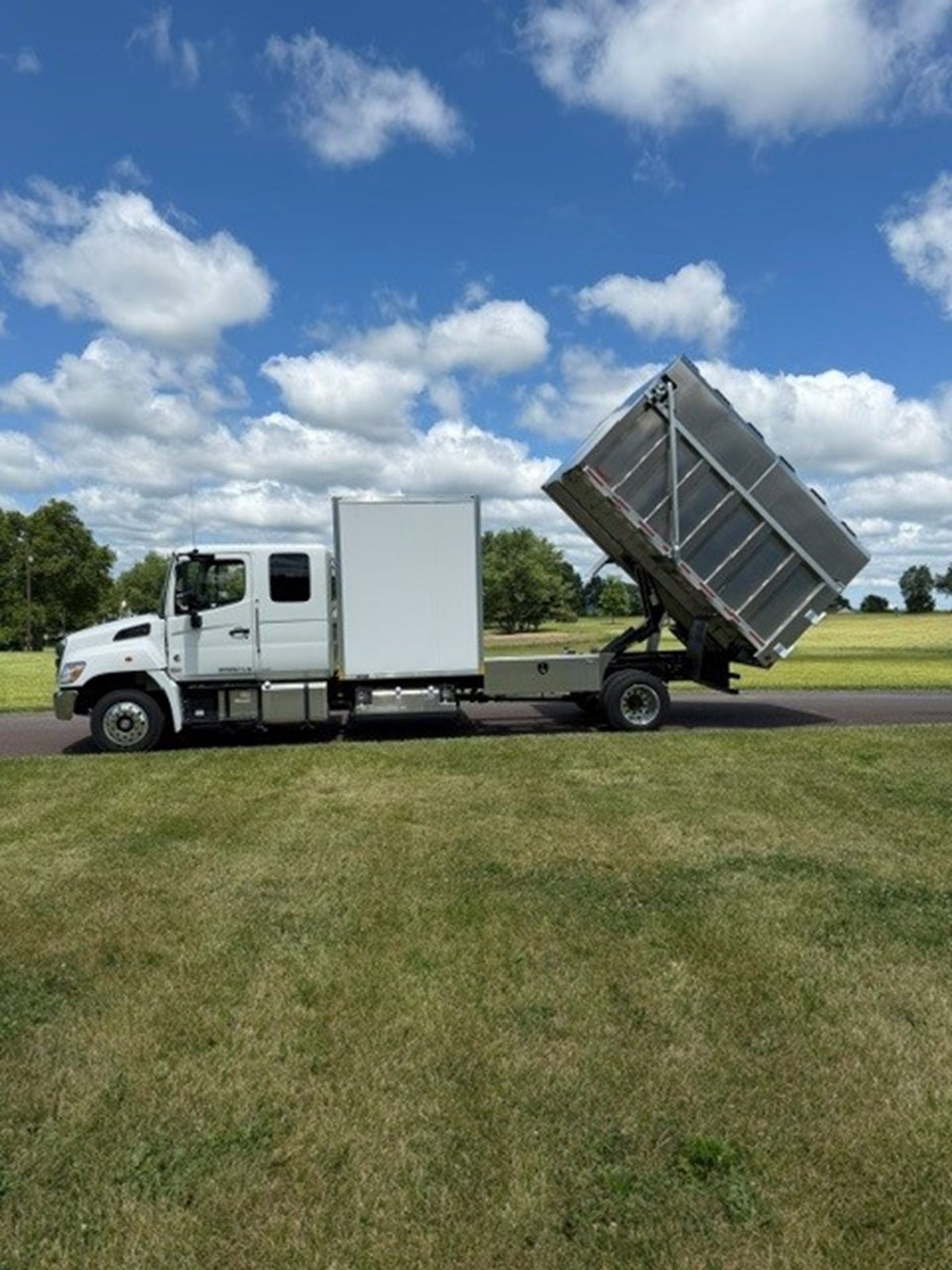 2026 HINO L6 2026 HINO L6 - image 2 of 6