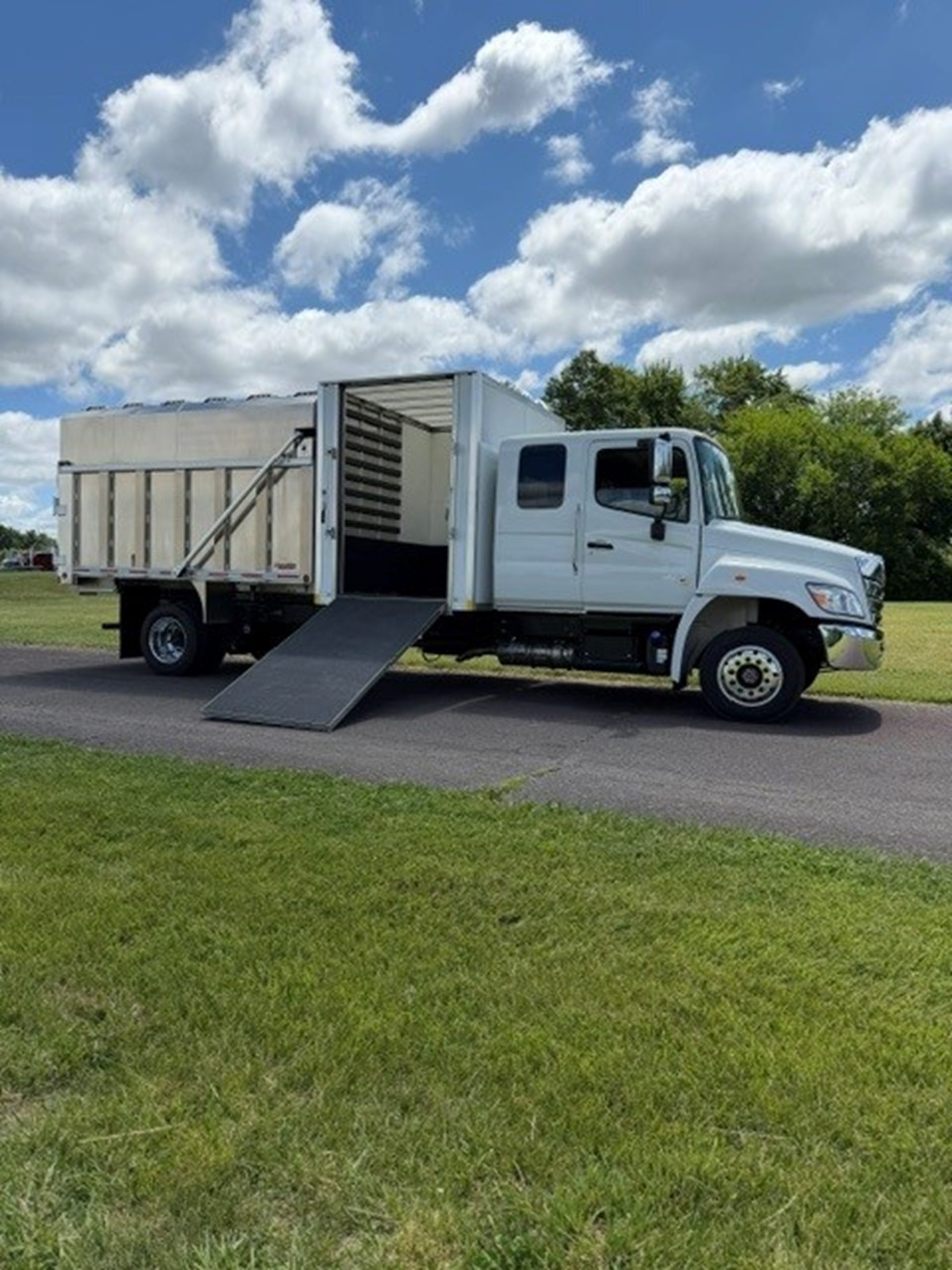 2026 HINO L6 2026 HINO L6 - image 3 of 6