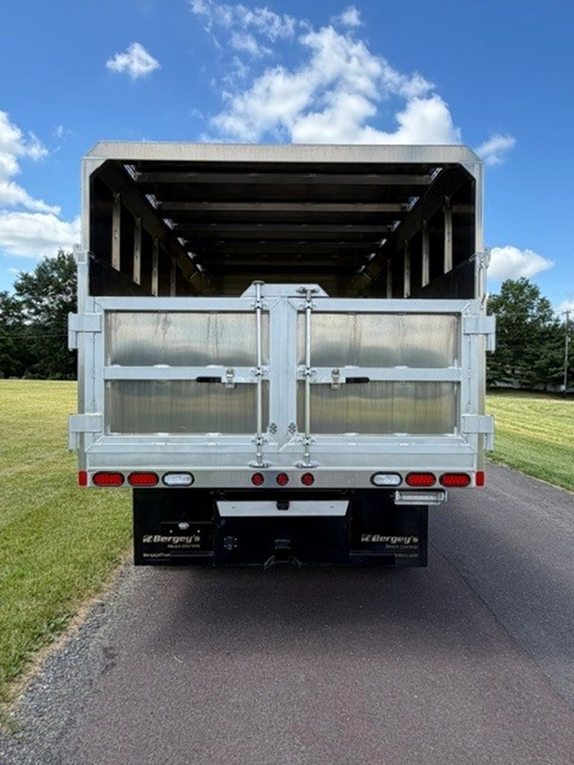 2026 HINO L6 2026 HINO L6 - image 4 of 6