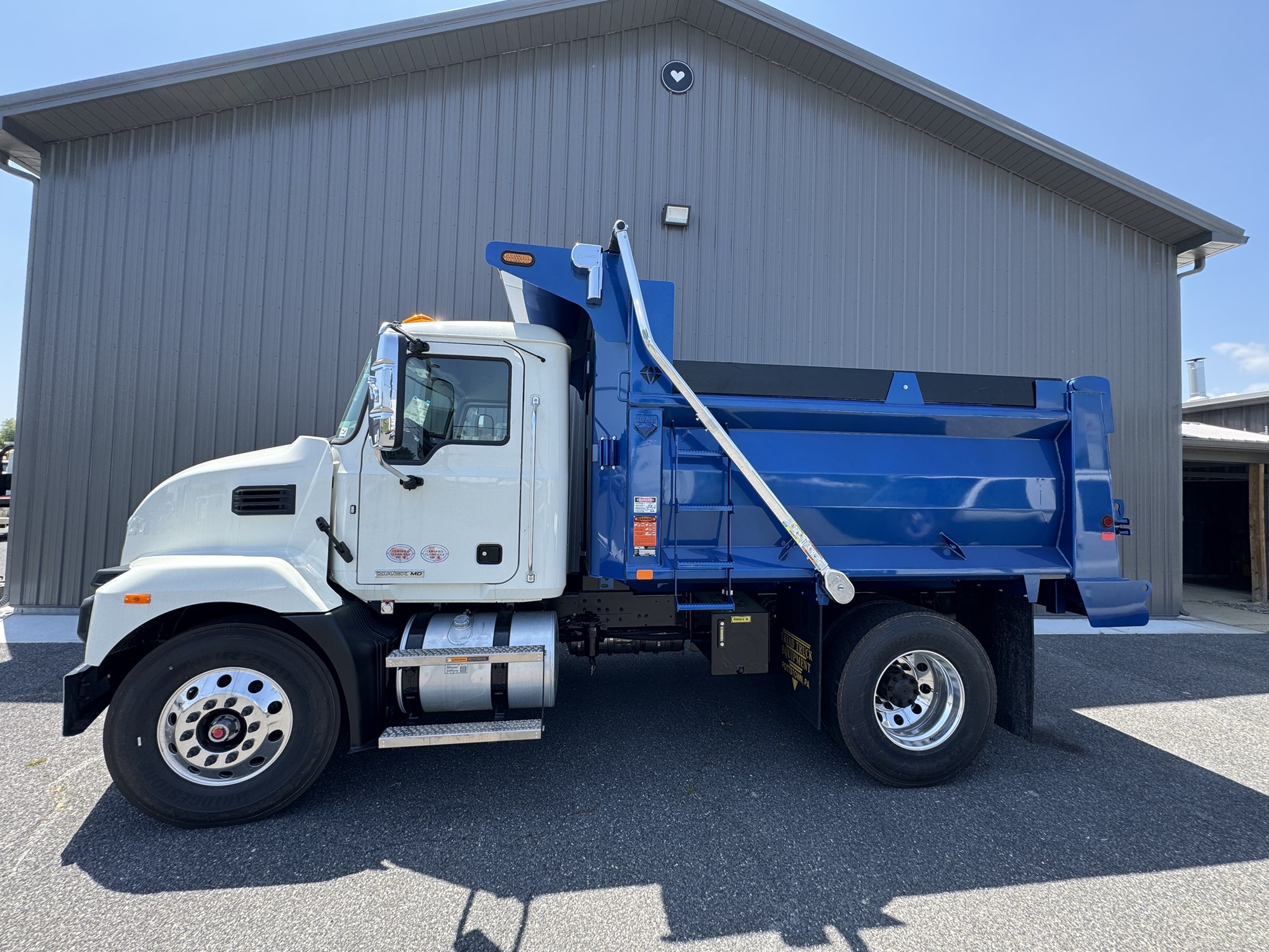 2026 MACK MD742 - image 2 of 6